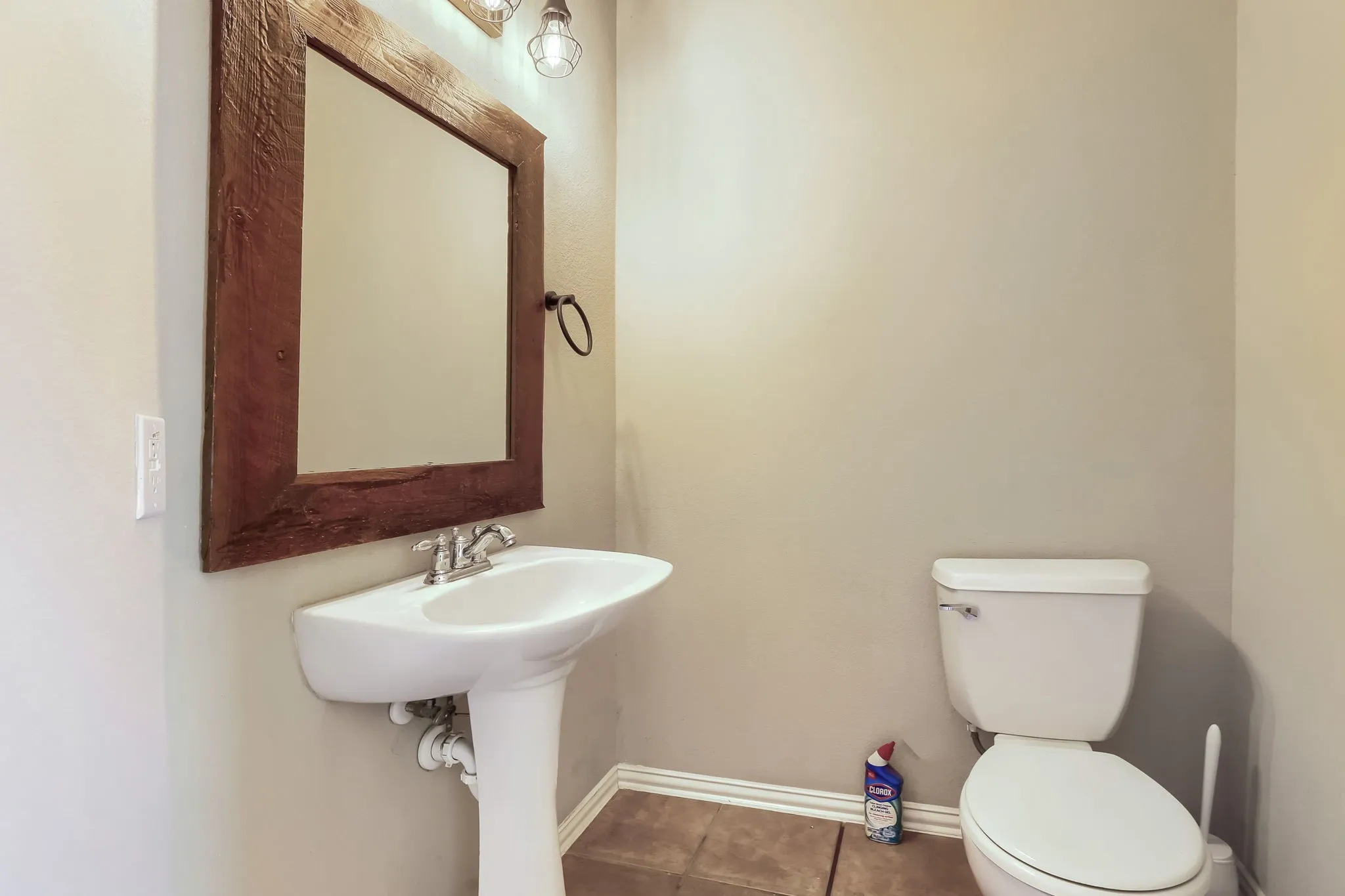 Single Family Residence For Sale in Denton County , 1051 Providence Boulevard, Providence Village, Texas 76227, 3 Bedroom, 3 Bathroom, 2 Garage spaces, 2,559 Sqft, built in 2003, mls#21379949, Real Estate Agent in Providence Village, Homes For Sale in Denton county, Homes For Sale in Providence Village, Realtor in Providence Village Texas, Real Estate Brokerage Independent Realty Texas, Luminita Cordes Realtor