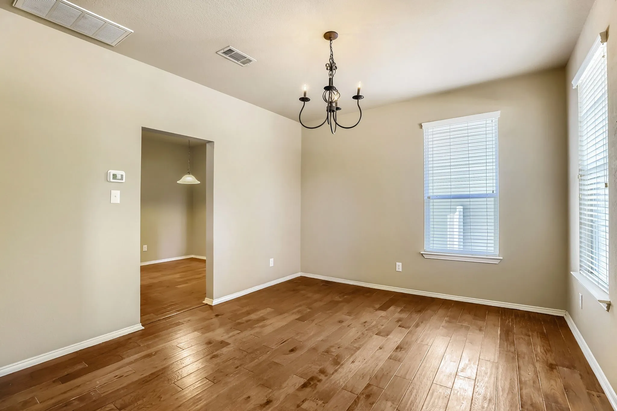 Single Family Residence For Sale in Denton County , 1051 Providence Boulevard, Providence Village, Texas 76227, 3 Bedroom, 3 Bathroom, 2 Garage spaces, 2,559 Sqft, built in 2003, mls#21379949, Real Estate Agent in Providence Village, Homes For Sale in Denton county, Homes For Sale in Providence Village, Realtor in Providence Village Texas, Real Estate Brokerage Independent Realty Texas, Luminita Cordes Realtor