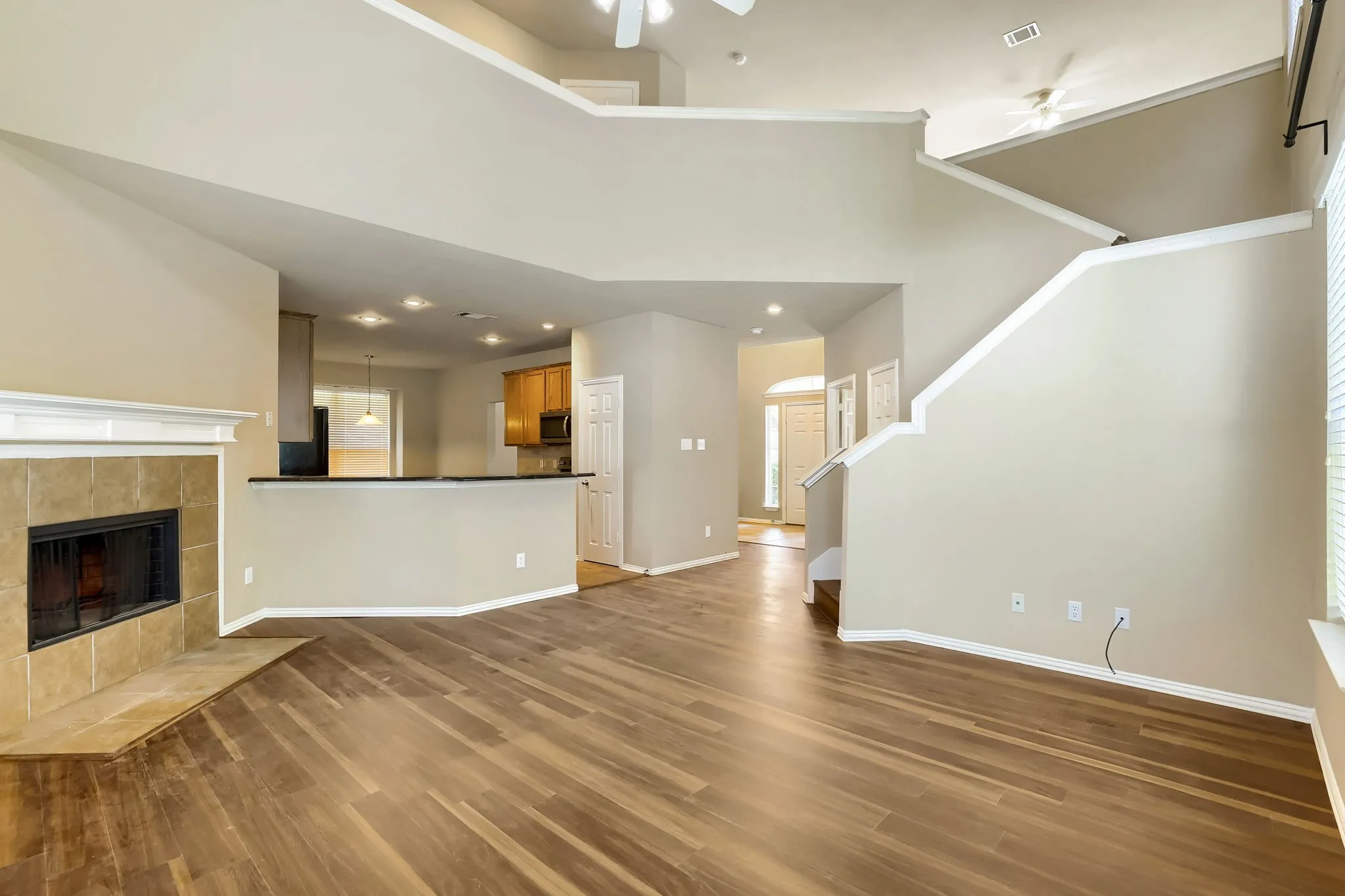 Single Family Residence For Sale in Denton County , 1051 Providence Boulevard, Providence Village, Texas 76227, 3 Bedroom, 3 Bathroom, 2 Garage spaces, 2,559 Sqft, built in 2003, mls#21379949, Real Estate Agent in Providence Village, Homes For Sale in Denton county, Homes For Sale in Providence Village, Realtor in Providence Village Texas, Real Estate Brokerage Independent Realty Texas, Luminita Cordes Realtor
