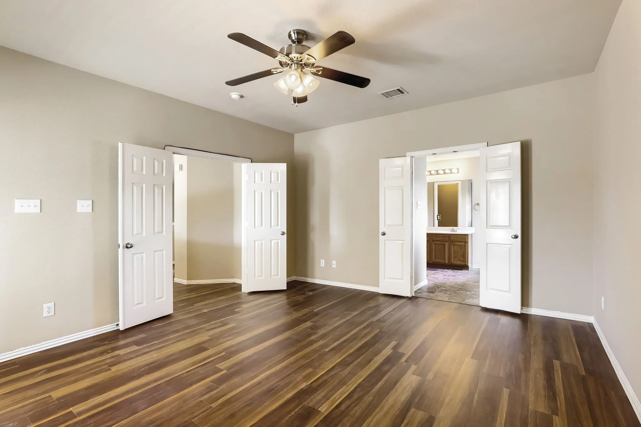 Single Family Residence For Sale in Denton County , 1051 Providence Boulevard, Providence Village, Texas 76227, 3 Bedroom, 3 Bathroom, 2 Garage spaces, 2,559 Sqft, built in 2003, mls#21379949, Real Estate Agent in Providence Village, Homes For Sale in Denton county, Homes For Sale in Providence Village, Realtor in Providence Village Texas, Real Estate Brokerage Independent Realty Texas, Luminita Cordes Realtor