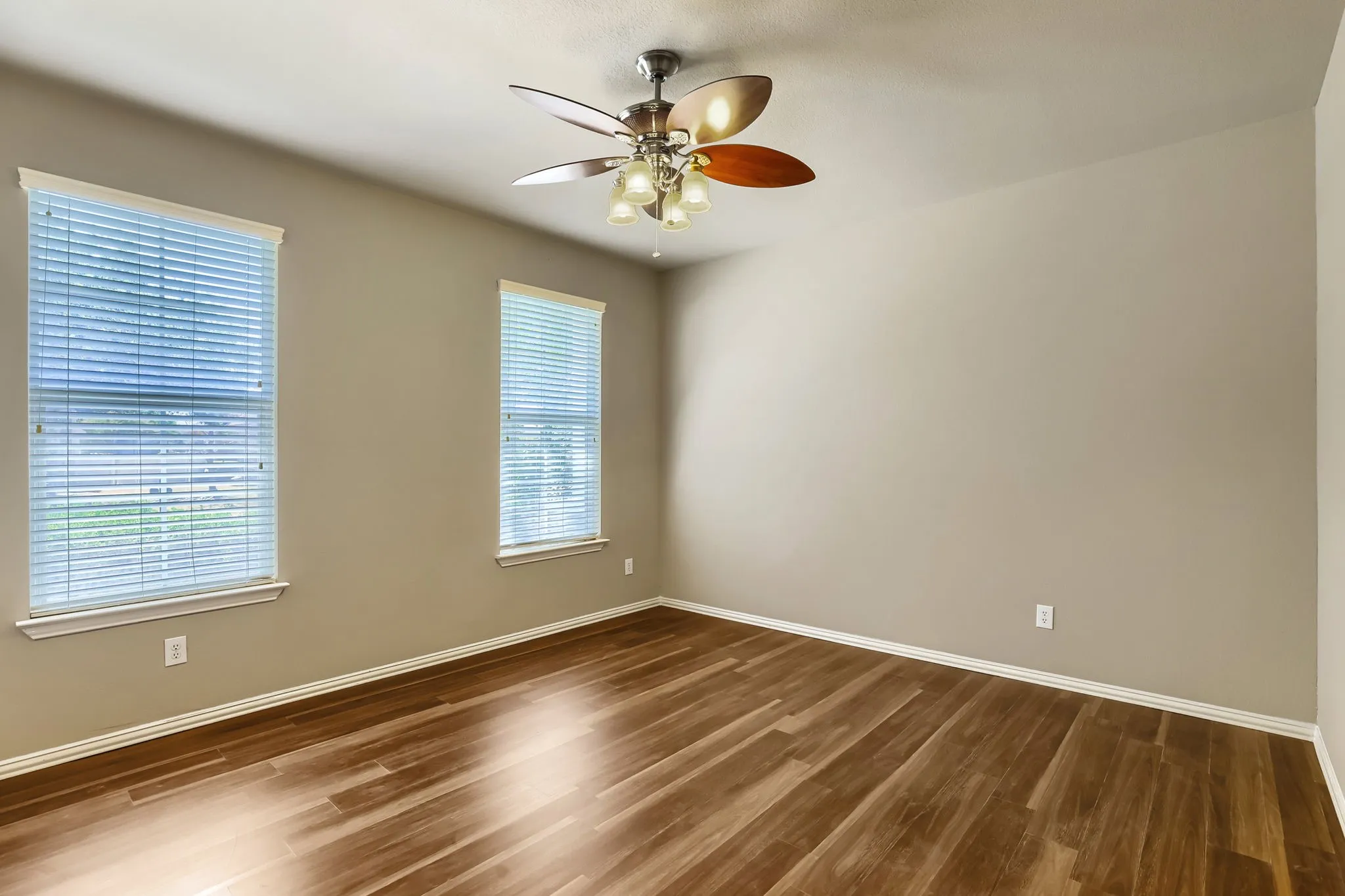 Single Family Residence For Sale in Denton County , 1051 Providence Boulevard, Providence Village, Texas 76227, 3 Bedroom, 3 Bathroom, 2 Garage spaces, 2,559 Sqft, built in 2003, mls#21379949, Real Estate Agent in Providence Village, Homes For Sale in Denton county, Homes For Sale in Providence Village, Realtor in Providence Village Texas, Real Estate Brokerage Independent Realty Texas, Luminita Cordes Realtor