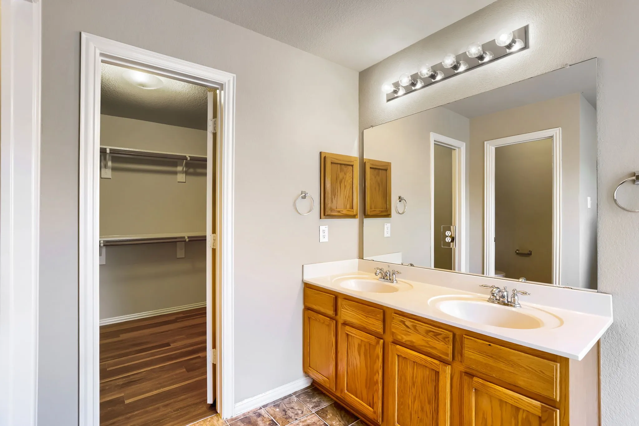 Single Family Residence For Sale in Denton County , 1051 Providence Boulevard, Providence Village, Texas 76227, 3 Bedroom, 3 Bathroom, 2 Garage spaces, 2,559 Sqft, built in 2003, mls#21379949, Real Estate Agent in Providence Village, Homes For Sale in Denton county, Homes For Sale in Providence Village, Realtor in Providence Village Texas, Real Estate Brokerage Independent Realty Texas, Luminita Cordes Realtor