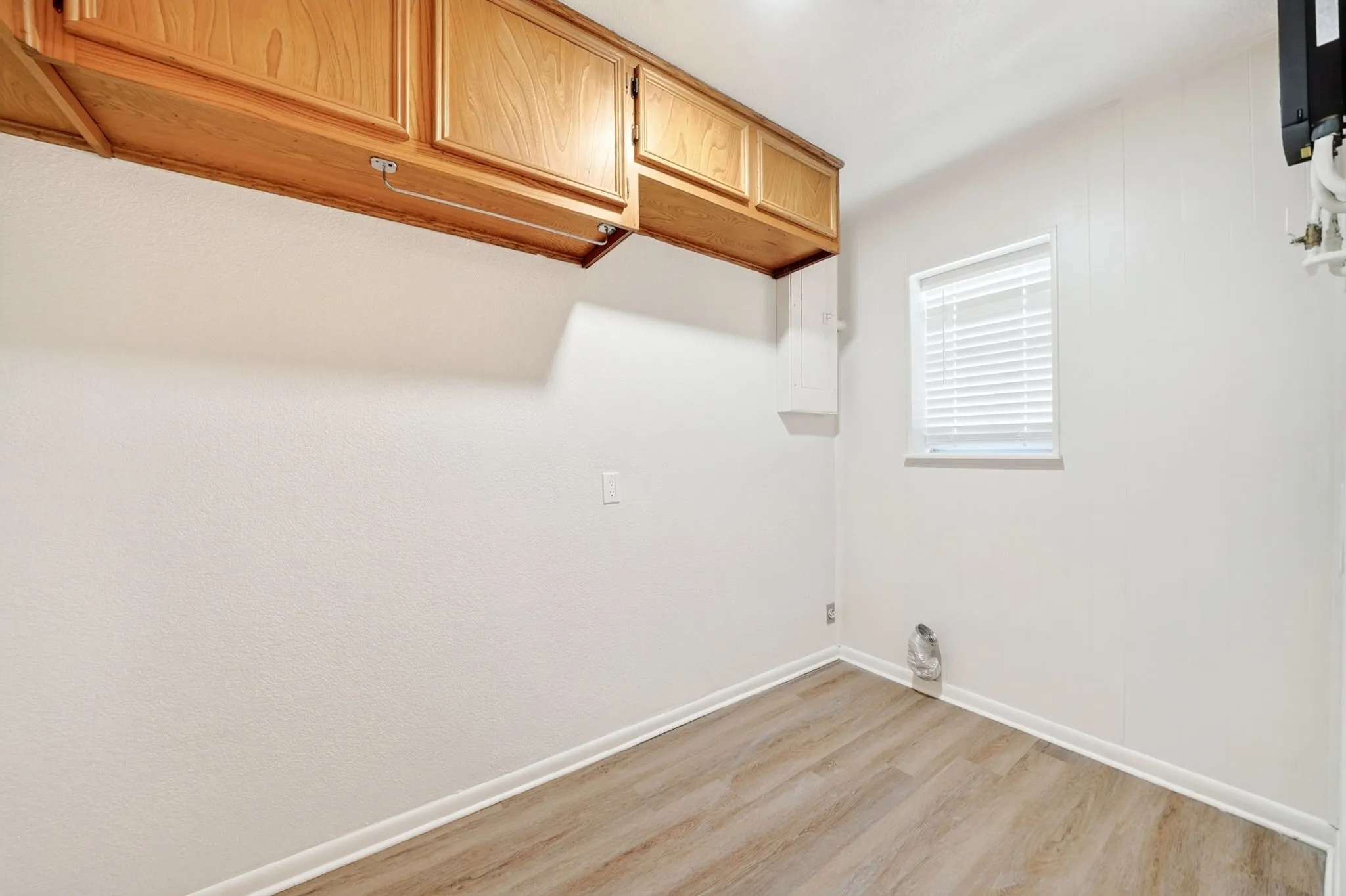 Single Family Residence For Sale in Hunt County , 9458 Lakeland Loop, Quinlan, Texas 75474, 2 Bedroom, 2 Bathroom, Garage spaces, 1,280 Sqft, built in 1983, mls#21379587, Real Estate Agent in Quinlan, Homes For Sale in Hunt county, Homes For Sale in Quinlan, Realtor in Quinlan Texas, Real Estate Brokerage Independent Realty Texas, Luminita Cordes Realtor