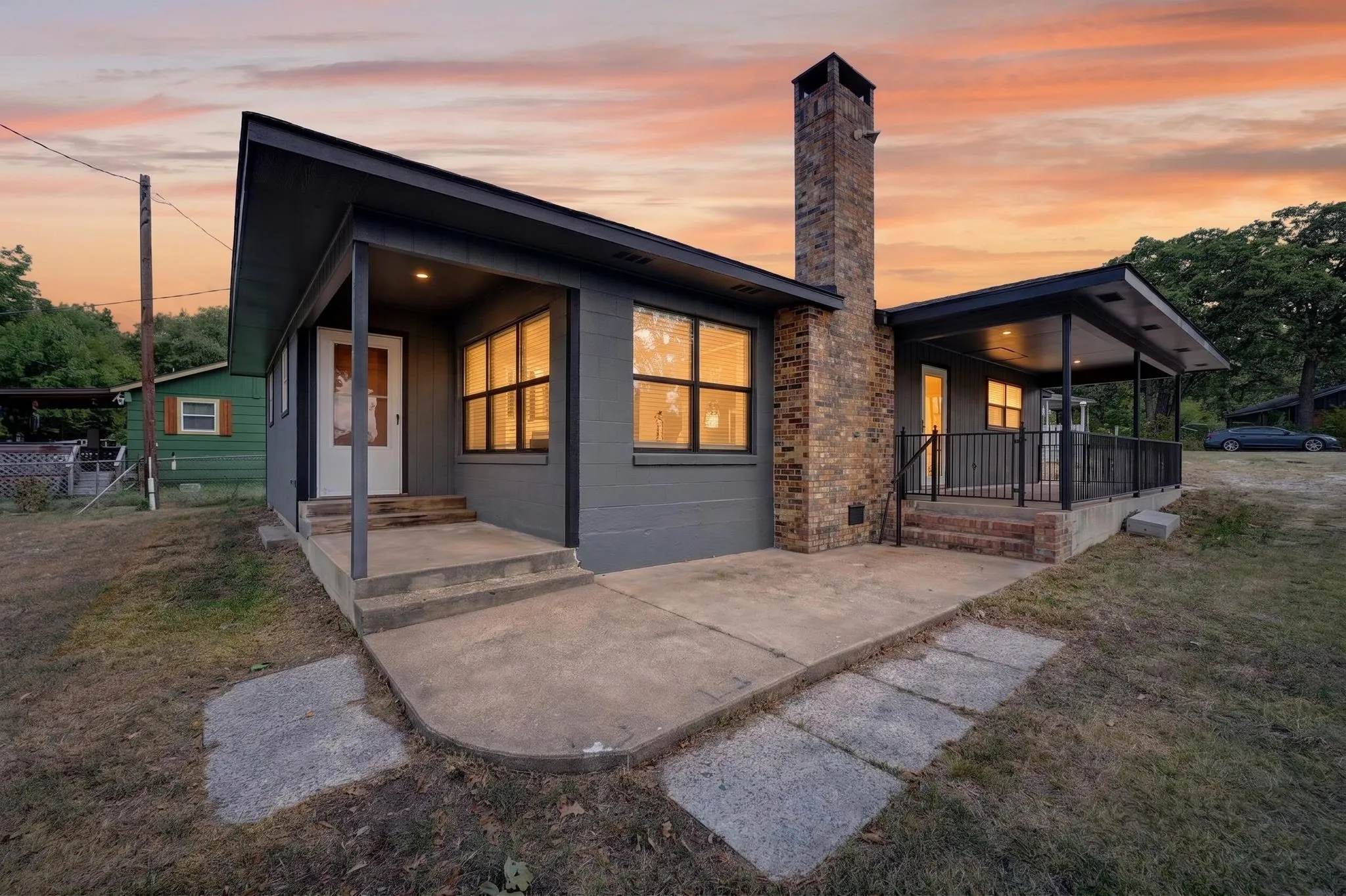 Single Family Residence For Sale in Hunt County , 9458 Lakeland Loop, Quinlan, Texas 75474, 2 Bedroom, 2 Bathroom, Garage spaces, 1,280 Sqft, built in 1983, mls#21379587, Real Estate Agent in Quinlan, Homes For Sale in Hunt county, Homes For Sale in Quinlan, Realtor in Quinlan Texas, Real Estate Brokerage Independent Realty Texas, Luminita Cordes Realtor