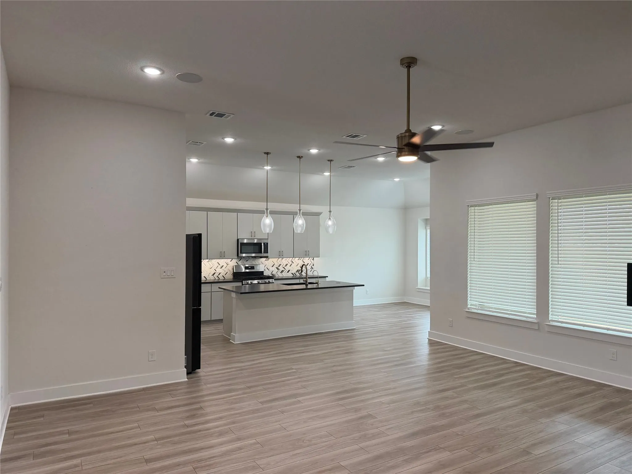 Single Family Residence For Rent in Denton County , 7213 Camilla Street, Aubrey, Texas 76227, 4 Bedroom, 3 Bathroom, 2 Garage spaces, 2,765 Sqft, built in 2023, mls#21379957, Real Estate Agent in Aubrey, Homes For Rent in Denton county, Homes For Rent in Aubrey, Realtor in Aubrey Texas, Real Estate Brokerage Independent Realty Texas, Luminita Cordes Realtor