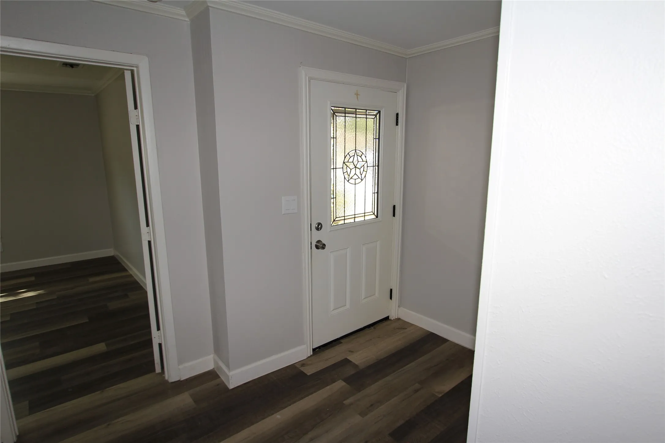 Single Family Residence For Sale in Tarrant County , 1103 Bryant Street, Benbrook, Texas 76126, 4 Bedroom, 2 Bathroom, 2 Garage spaces, 1,948 Sqft, built in 1959, mls#21379951, Real Estate Agent in Benbrook, Homes For Sale in Tarrant county, Homes For Sale in Benbrook, Realtor in Benbrook Texas, Real Estate Brokerage Independent Realty Texas, Luminita Cordes Realtor