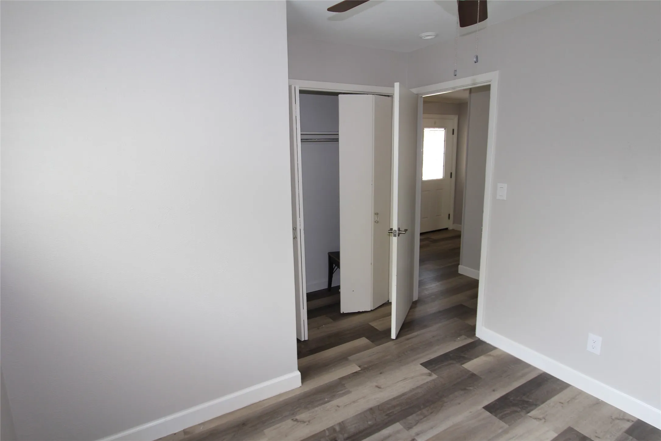 Single Family Residence For Sale in Tarrant County , 1103 Bryant Street, Benbrook, Texas 76126, 4 Bedroom, 2 Bathroom, 2 Garage spaces, 1,948 Sqft, built in 1959, mls#21379951, Real Estate Agent in Benbrook, Homes For Sale in Tarrant county, Homes For Sale in Benbrook, Realtor in Benbrook Texas, Real Estate Brokerage Independent Realty Texas, Luminita Cordes Realtor