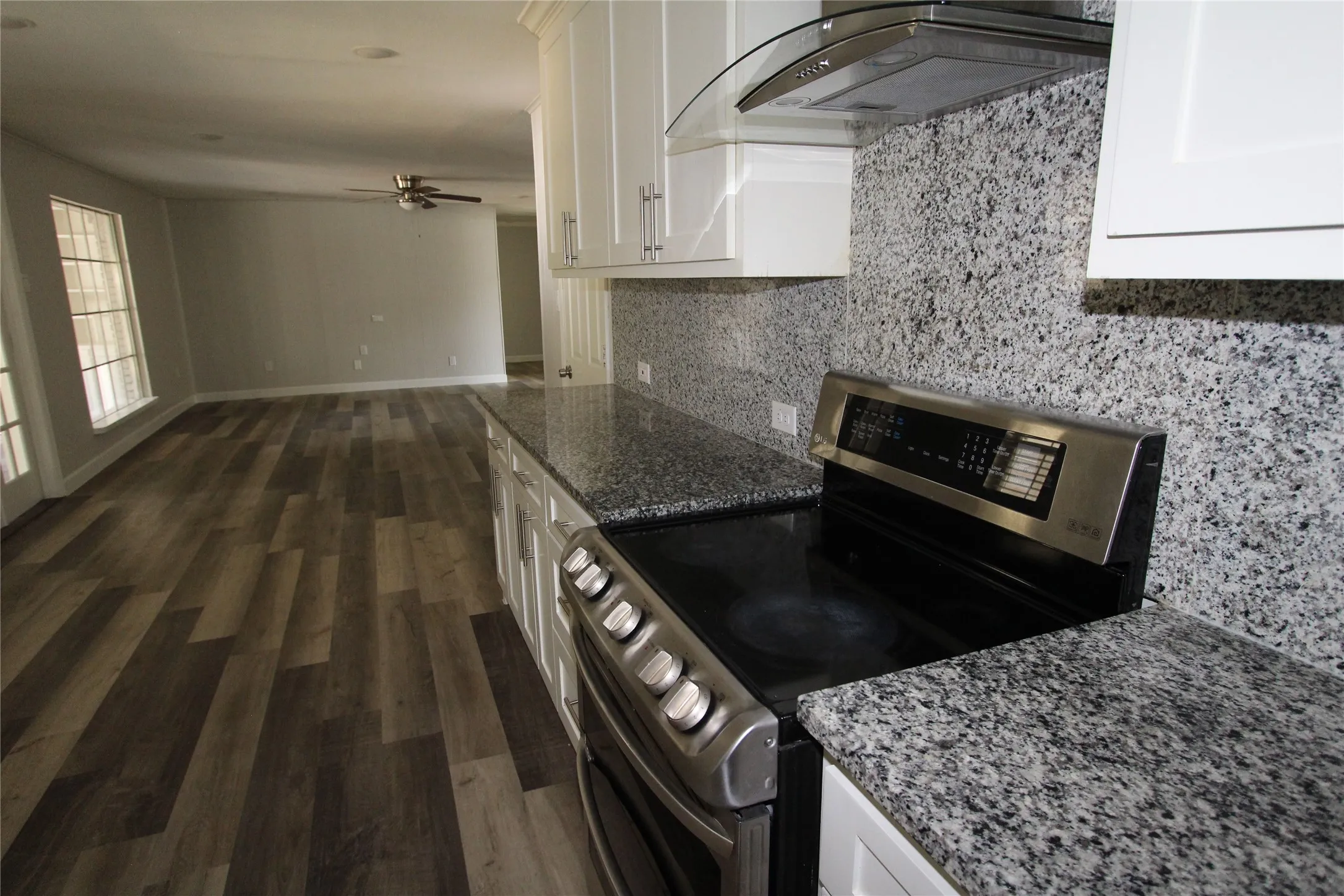 Single Family Residence For Sale in Tarrant County , 1103 Bryant Street, Benbrook, Texas 76126, 4 Bedroom, 2 Bathroom, 2 Garage spaces, 1,948 Sqft, built in 1959, mls#21379951, Real Estate Agent in Benbrook, Homes For Sale in Tarrant county, Homes For Sale in Benbrook, Realtor in Benbrook Texas, Real Estate Brokerage Independent Realty Texas, Luminita Cordes Realtor