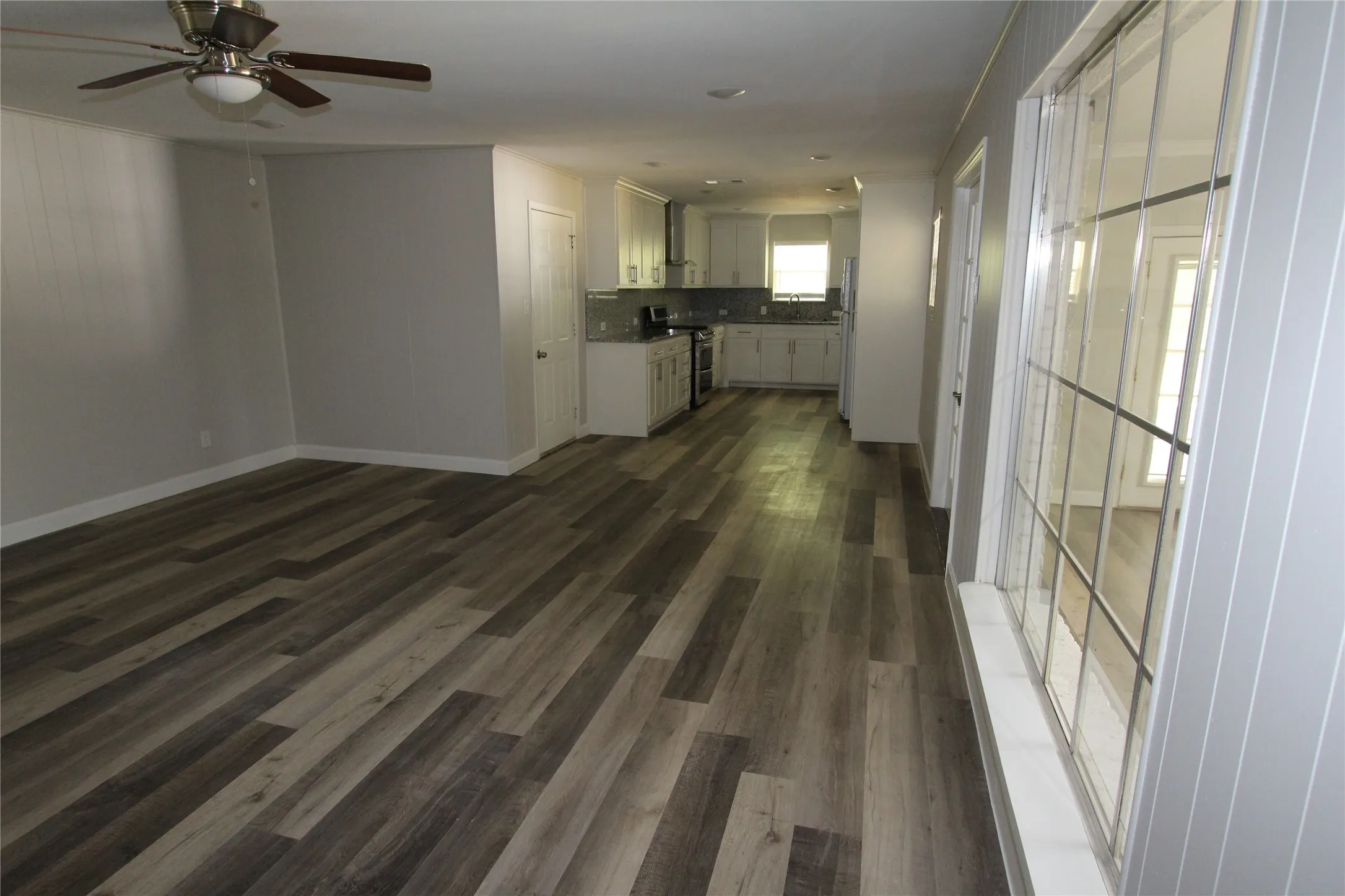 Single Family Residence For Sale in Tarrant County , 1103 Bryant Street, Benbrook, Texas 76126, 4 Bedroom, 2 Bathroom, 2 Garage spaces, 1,948 Sqft, built in 1959, mls#21379951, Real Estate Agent in Benbrook, Homes For Sale in Tarrant county, Homes For Sale in Benbrook, Realtor in Benbrook Texas, Real Estate Brokerage Independent Realty Texas, Luminita Cordes Realtor