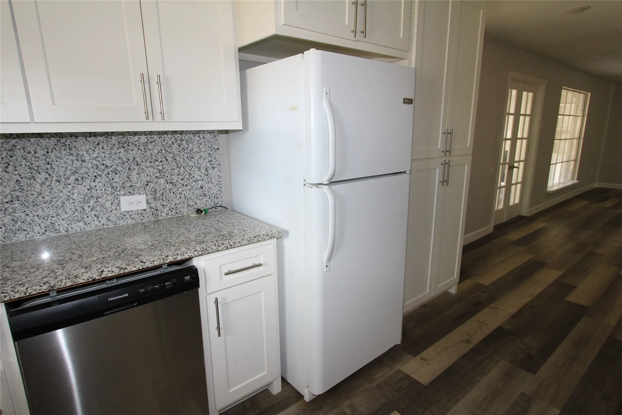 Single Family Residence For Sale in Tarrant County , 1103 Bryant Street, Benbrook, Texas 76126, 4 Bedroom, 2 Bathroom, 2 Garage spaces, 1,948 Sqft, built in 1959, mls#21379951, Real Estate Agent in Benbrook, Homes For Sale in Tarrant county, Homes For Sale in Benbrook, Realtor in Benbrook Texas, Real Estate Brokerage Independent Realty Texas, Luminita Cordes Realtor