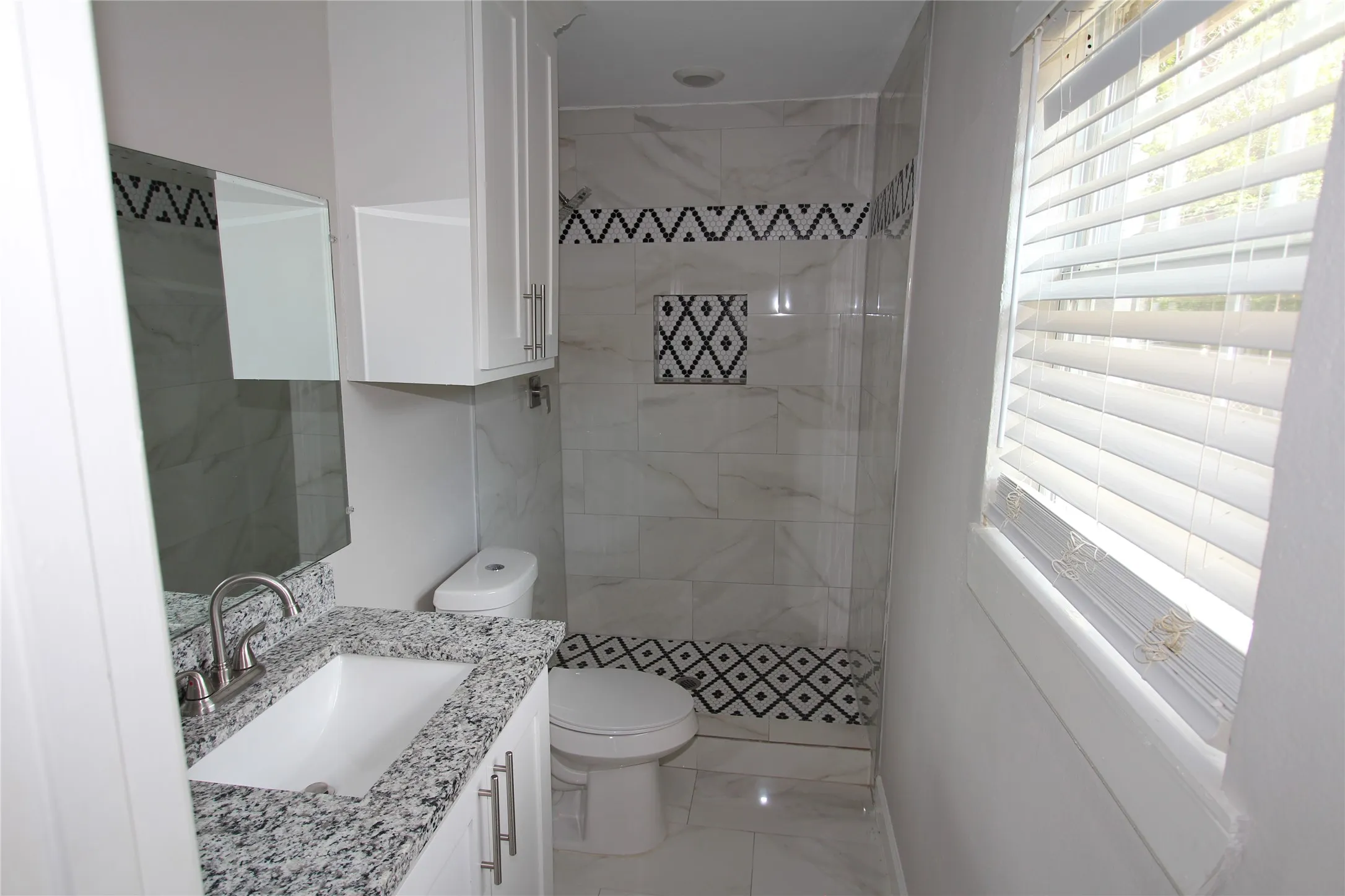 Single Family Residence For Sale in Tarrant County , 1103 Bryant Street, Benbrook, Texas 76126, 4 Bedroom, 2 Bathroom, 2 Garage spaces, 1,948 Sqft, built in 1959, mls#21379951, Real Estate Agent in Benbrook, Homes For Sale in Tarrant county, Homes For Sale in Benbrook, Realtor in Benbrook Texas, Real Estate Brokerage Independent Realty Texas, Luminita Cordes Realtor