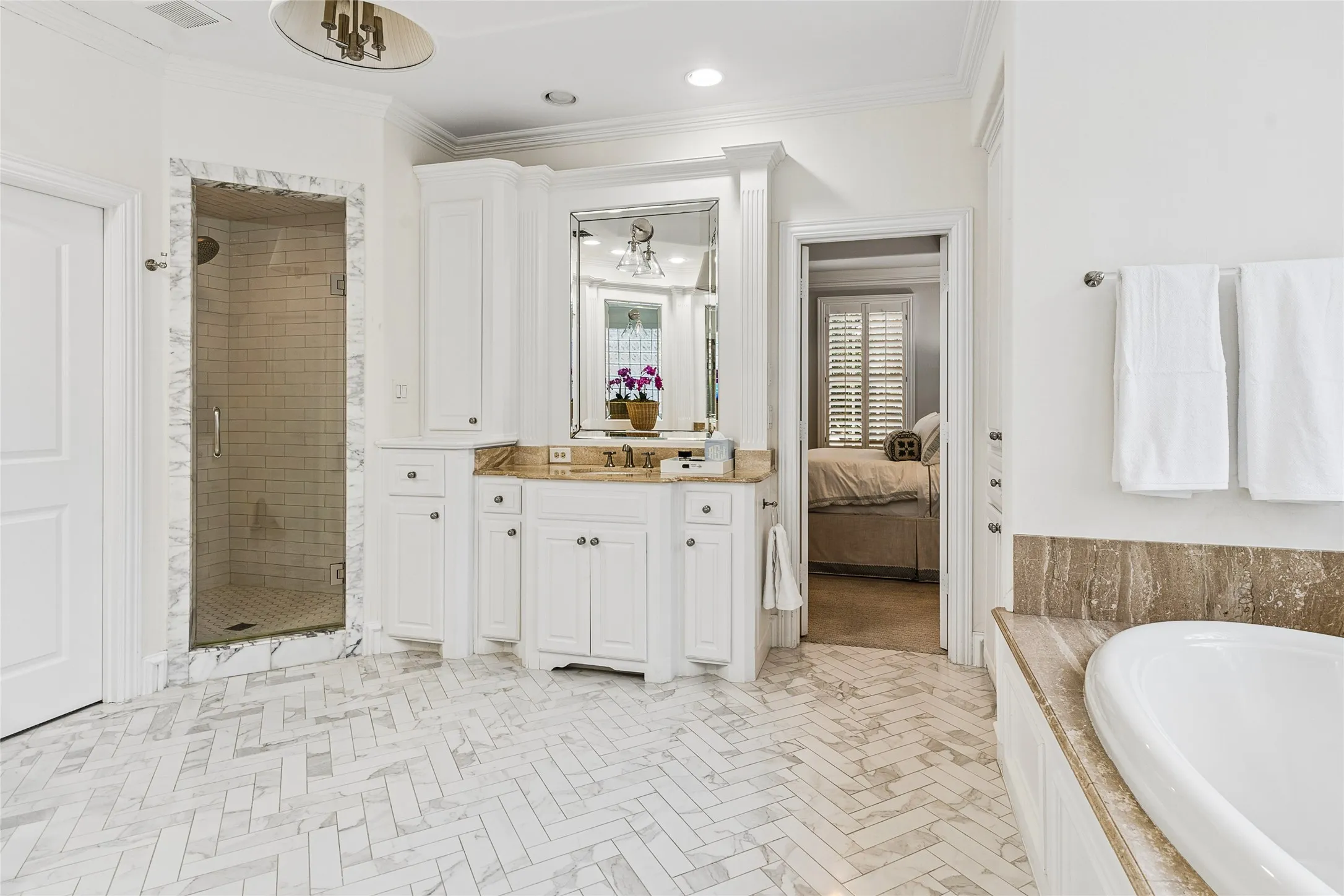 Single Family Residence For Sale in Dallas County , 4041 Bryn Mawr Drive, University Park, Texas 75225, 5 Bedroom, 8 Bathroom, 2 Garage spaces, 5,263 Sqft, built in 2006, mls#21377607, Real Estate Agent in University Park, Homes For Sale in Dallas county, Homes For Sale in University Park, Realtor in University Park Texas, Real Estate Brokerage Independent Realty Texas, Luminita Cordes Realtor
