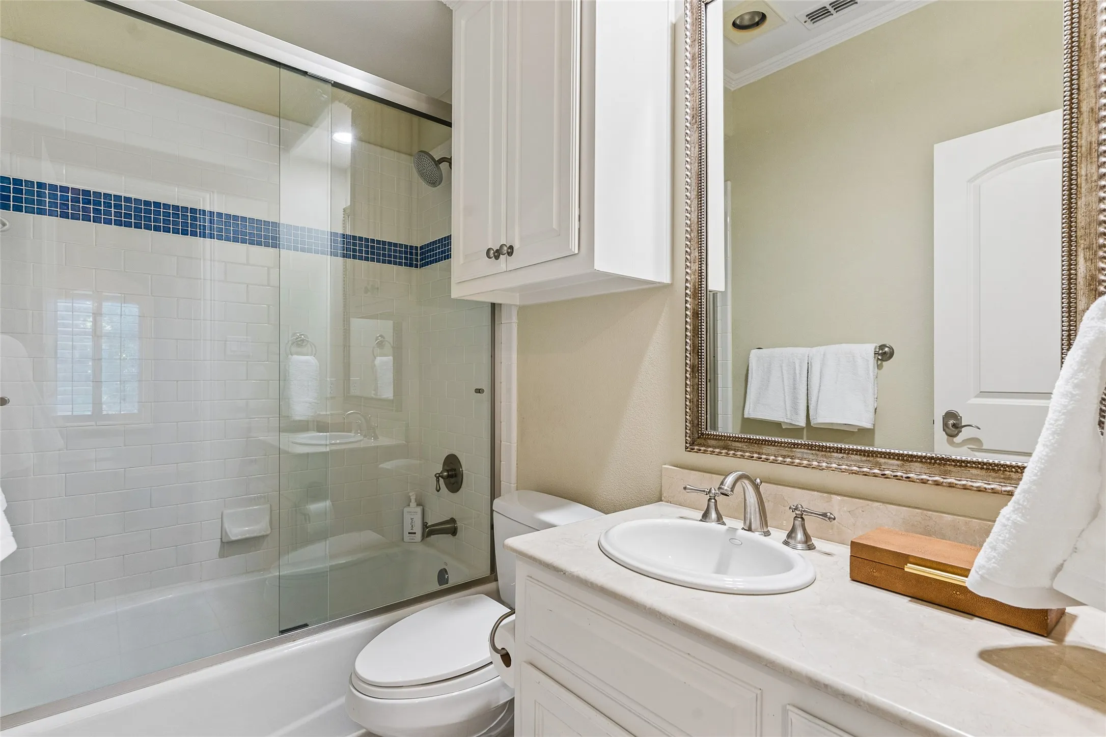 Single Family Residence For Sale in Dallas County , 4041 Bryn Mawr Drive, University Park, Texas 75225, 5 Bedroom, 8 Bathroom, 2 Garage spaces, 5,263 Sqft, built in 2006, mls#21377607, Real Estate Agent in University Park, Homes For Sale in Dallas county, Homes For Sale in University Park, Realtor in University Park Texas, Real Estate Brokerage Independent Realty Texas, Luminita Cordes Realtor