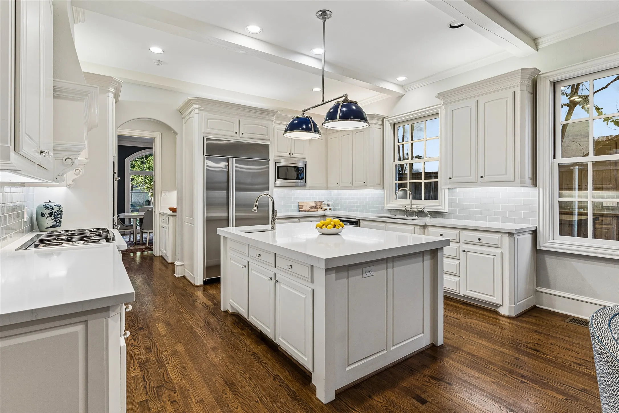 Single Family Residence For Sale in Dallas County , 4041 Bryn Mawr Drive, University Park, Texas 75225, 5 Bedroom, 8 Bathroom, 2 Garage spaces, 5,263 Sqft, built in 2006, mls#21377607, Real Estate Agent in University Park, Homes For Sale in Dallas county, Homes For Sale in University Park, Realtor in University Park Texas, Real Estate Brokerage Independent Realty Texas, Luminita Cordes Realtor