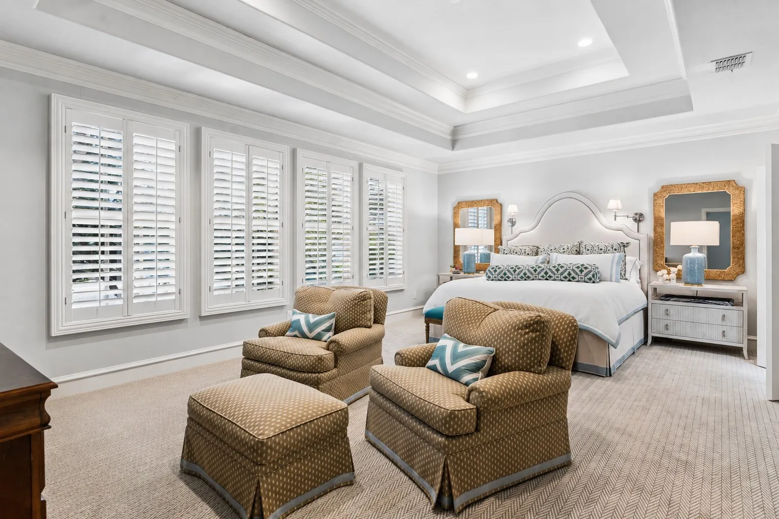 Single Family Residence For Sale in Dallas County , 4041 Bryn Mawr Drive, University Park, Texas 75225, 5 Bedroom, 8 Bathroom, 2 Garage spaces, 5,263 Sqft, built in 2006, mls#21377607, Real Estate Agent in University Park, Homes For Sale in Dallas county, Homes For Sale in University Park, Realtor in University Park Texas, Real Estate Brokerage Independent Realty Texas, Luminita Cordes Realtor