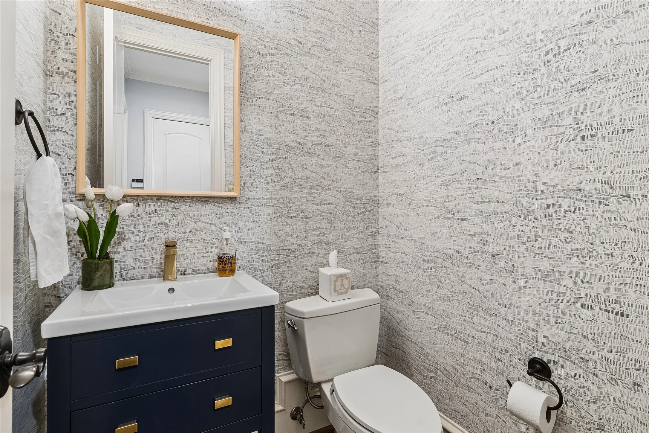 Single Family Residence For Sale in Dallas County , 4041 Bryn Mawr Drive, University Park, Texas 75225, 5 Bedroom, 8 Bathroom, 2 Garage spaces, 5,263 Sqft, built in 2006, mls#21377607, Real Estate Agent in University Park, Homes For Sale in Dallas county, Homes For Sale in University Park, Realtor in University Park Texas, Real Estate Brokerage Independent Realty Texas, Luminita Cordes Realtor