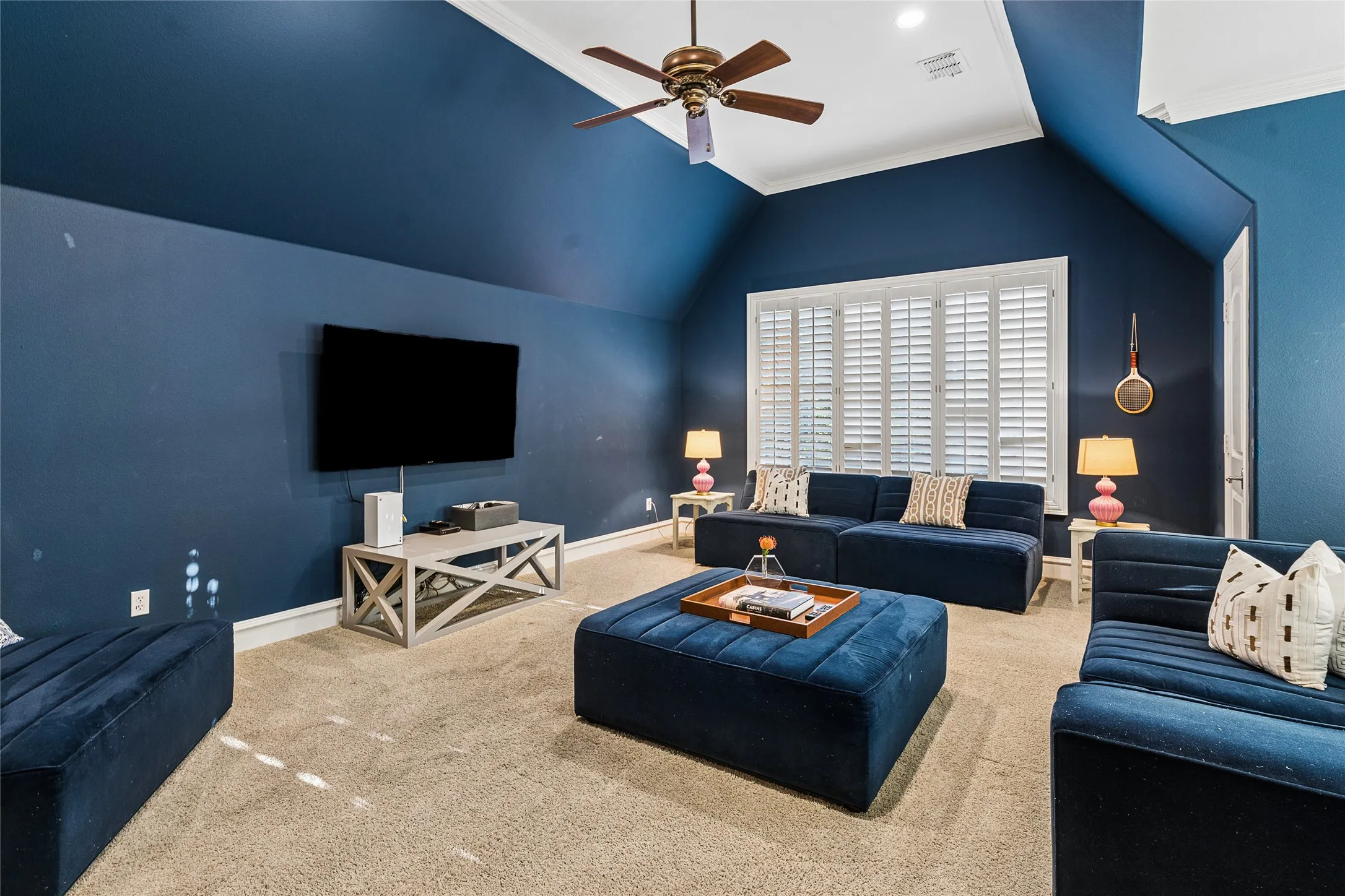 Single Family Residence For Sale in Dallas County , 4041 Bryn Mawr Drive, University Park, Texas 75225, 5 Bedroom, 8 Bathroom, 2 Garage spaces, 5,263 Sqft, built in 2006, mls#21377607, Real Estate Agent in University Park, Homes For Sale in Dallas county, Homes For Sale in University Park, Realtor in University Park Texas, Real Estate Brokerage Independent Realty Texas, Luminita Cordes Realtor