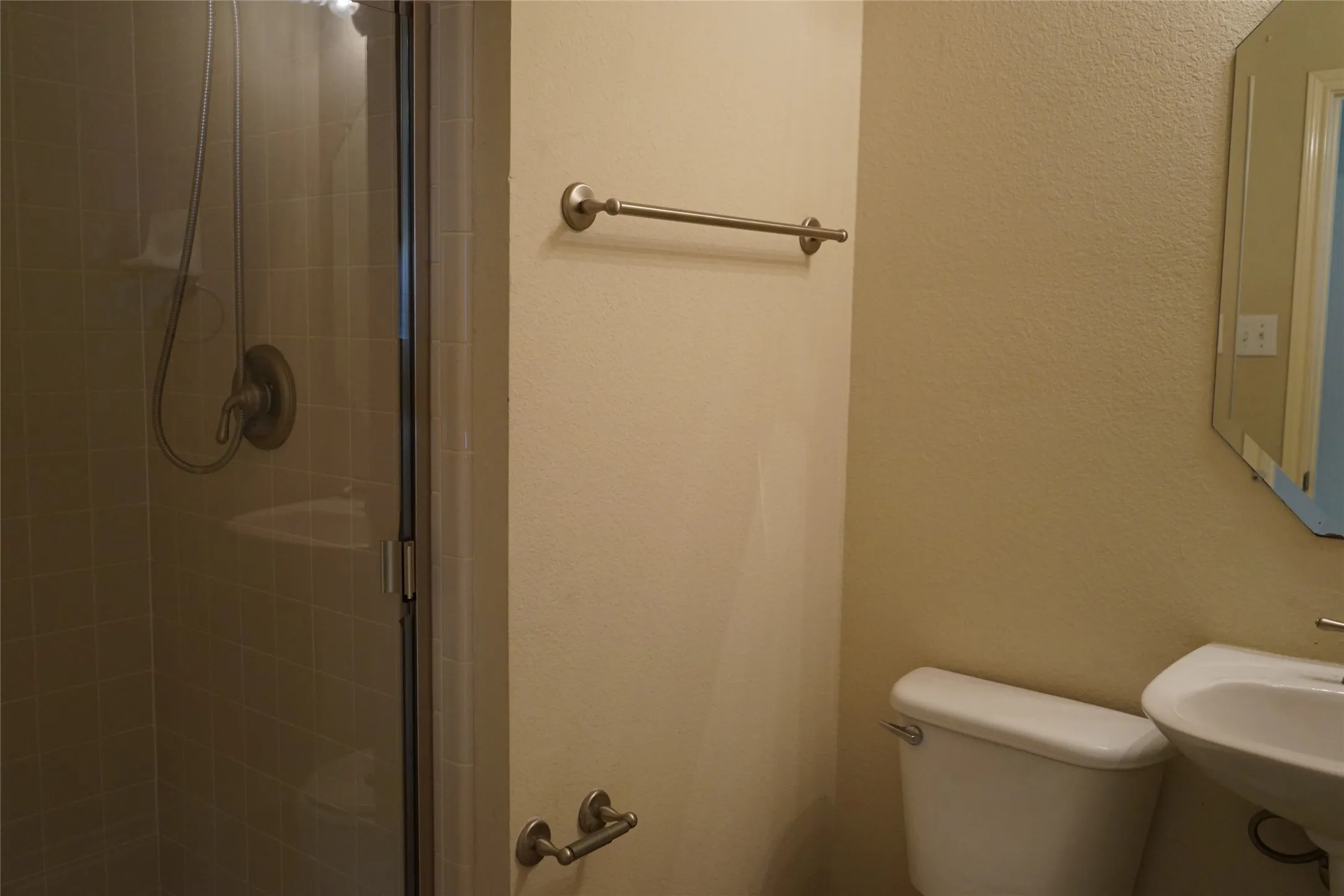 Single Family Residence For Rent in Tarrant County , 1507 Chateau Lane, Mansfield, Texas 76063, 5 Bedroom, 3 Bathroom, 2 Garage spaces, 2,863 Sqft, built in 2004, mls#21379962, Real Estate Agent in Mansfield, Homes For Rent in Tarrant county, Homes For Rent in Mansfield, Realtor in Mansfield Texas, Real Estate Brokerage Independent Realty Texas, Luminita Cordes Realtor
