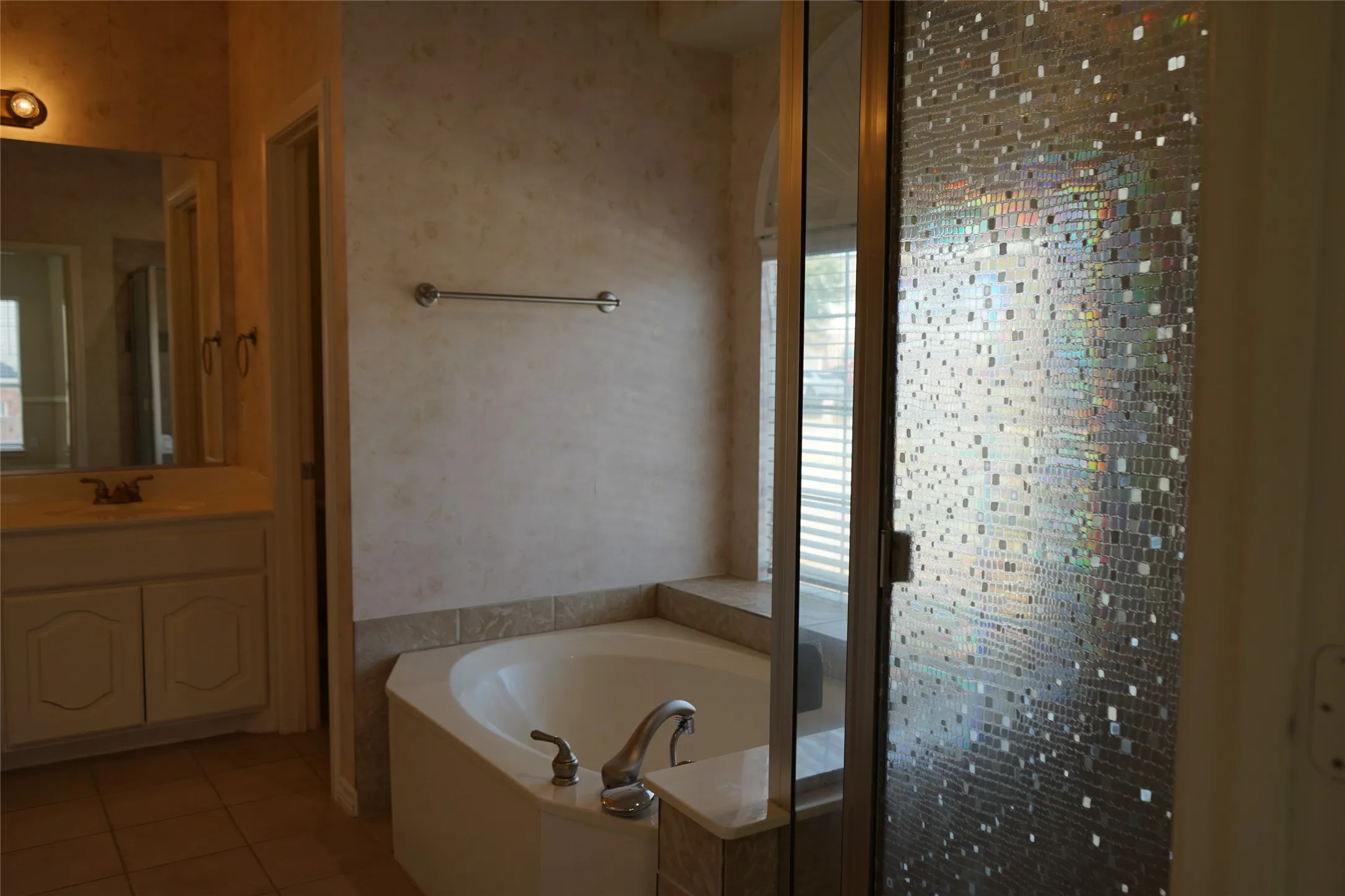 Single Family Residence For Rent in Tarrant County , 1507 Chateau Lane, Mansfield, Texas 76063, 5 Bedroom, 3 Bathroom, 2 Garage spaces, 2,863 Sqft, built in 2004, mls#21379962, Real Estate Agent in Mansfield, Homes For Rent in Tarrant county, Homes For Rent in Mansfield, Realtor in Mansfield Texas, Real Estate Brokerage Independent Realty Texas, Luminita Cordes Realtor