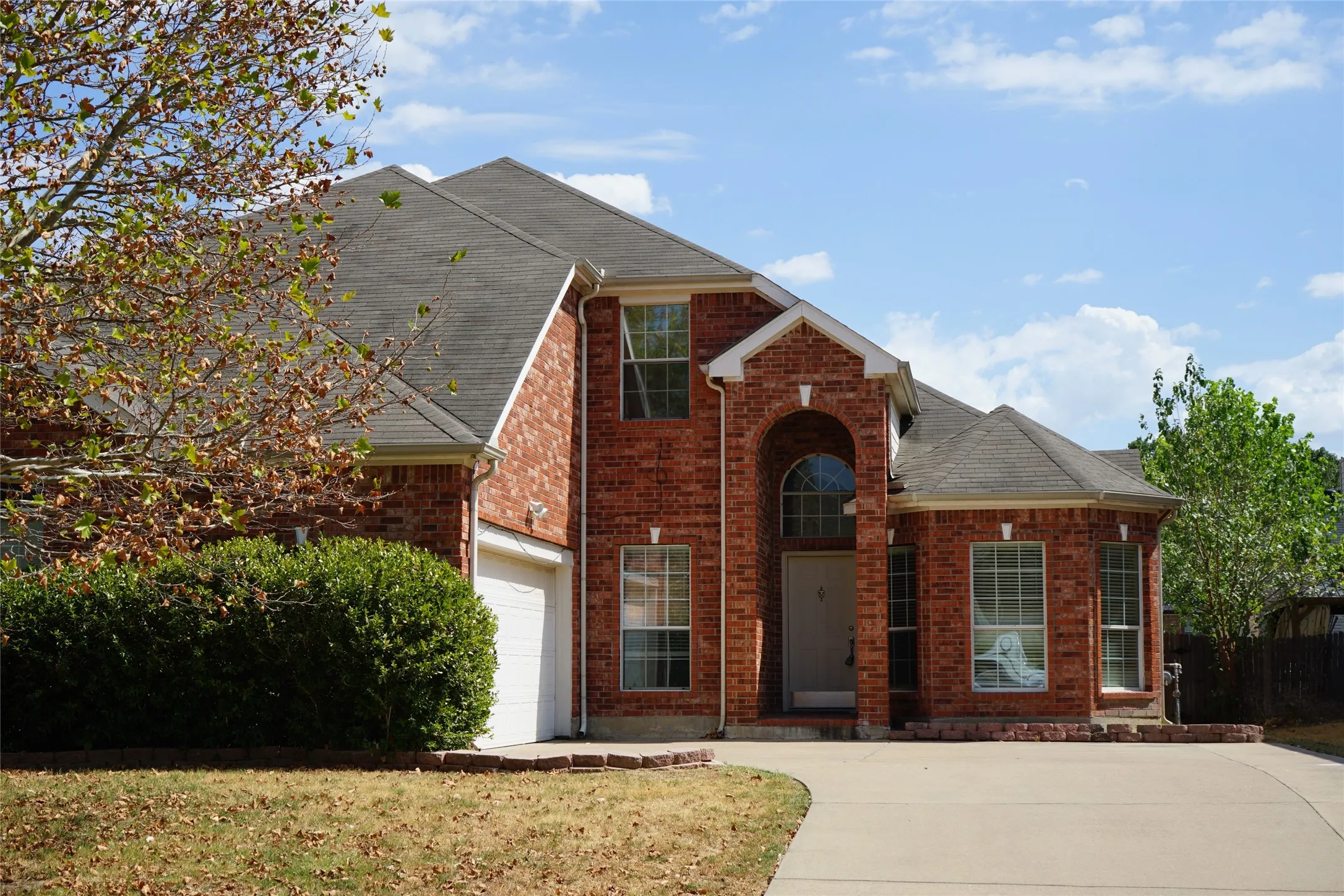 Single Family Residence For Rent in Tarrant County , 1507 Chateau Lane, Mansfield, Texas 76063, 5 Bedroom, 3 Bathroom, 2 Garage spaces, 2,863 Sqft, built in 2004, mls#21379962, Real Estate Agent in Mansfield, Homes For Rent in Tarrant county, Homes For Rent in Mansfield, Realtor in Mansfield Texas, Real Estate Brokerage Independent Realty Texas, Luminita Cordes Realtor