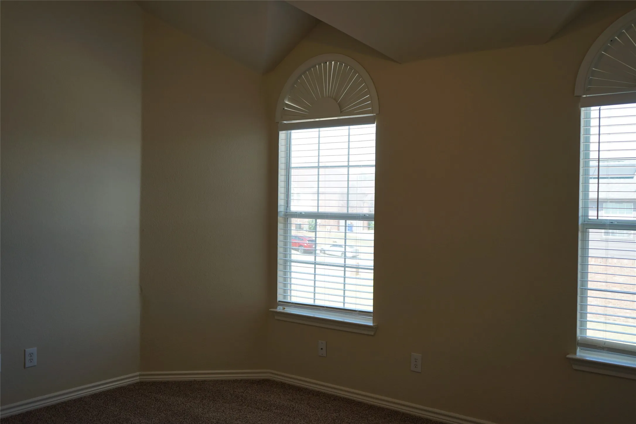 Single Family Residence For Rent in Tarrant County , 1507 Chateau Lane, Mansfield, Texas 76063, 5 Bedroom, 3 Bathroom, 2 Garage spaces, 2,863 Sqft, built in 2004, mls#21379962, Real Estate Agent in Mansfield, Homes For Rent in Tarrant county, Homes For Rent in Mansfield, Realtor in Mansfield Texas, Real Estate Brokerage Independent Realty Texas, Luminita Cordes Realtor