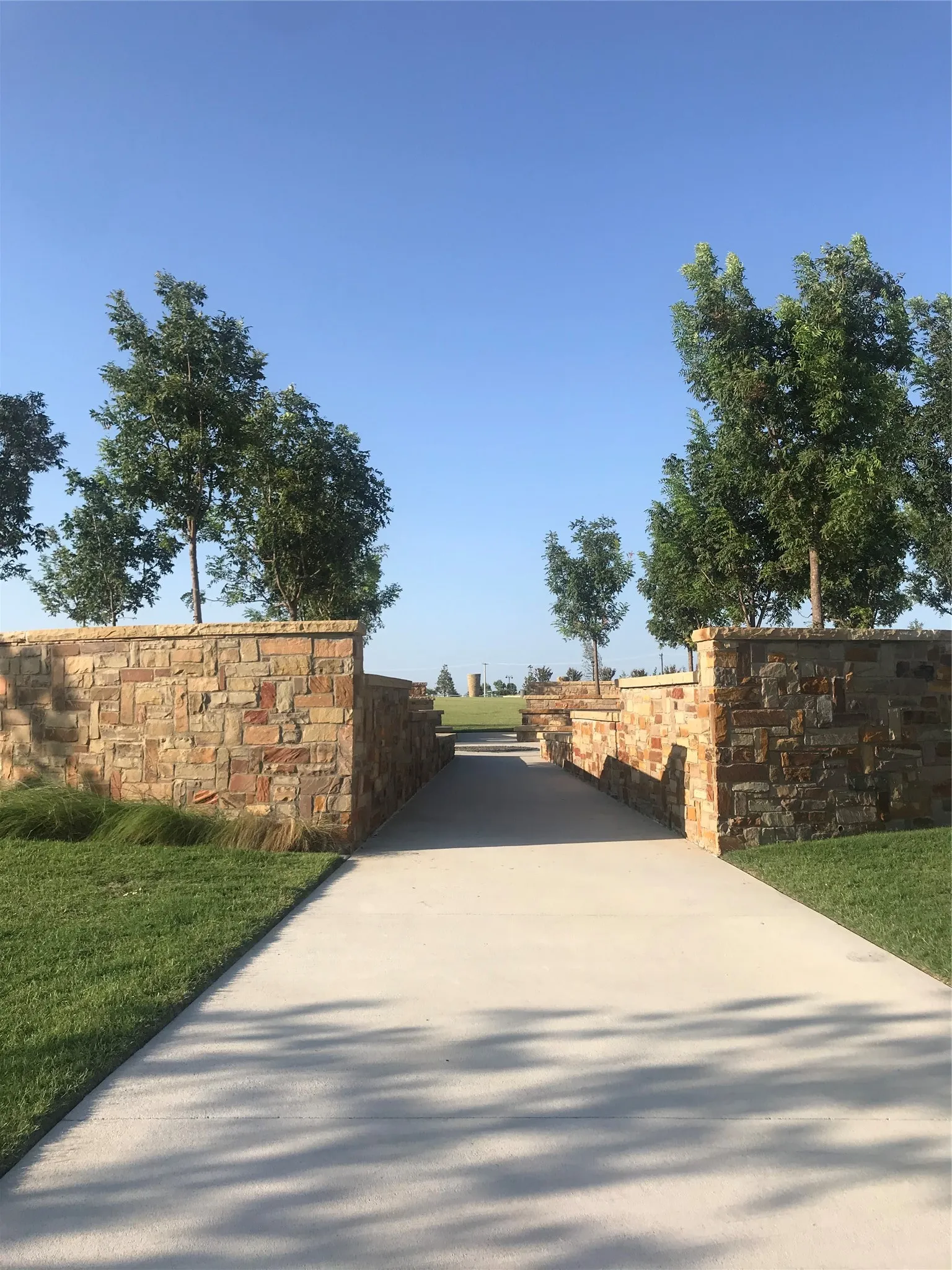 Single Family Residence For Rent in Collin County , 6321 Smithwick Drive, Mc Kinney, Texas 75070, 4 Bedroom, 3 Bathroom, 2 Garage spaces, 2,745 Sqft, built in 2016, mls#21379965, Real Estate Agent in Mc Kinney, Homes For Rent in Collin county, Homes For Rent in Mc Kinney, Realtor in Mc Kinney Texas, Real Estate Brokerage Independent Realty Texas, Luminita Cordes Realtor