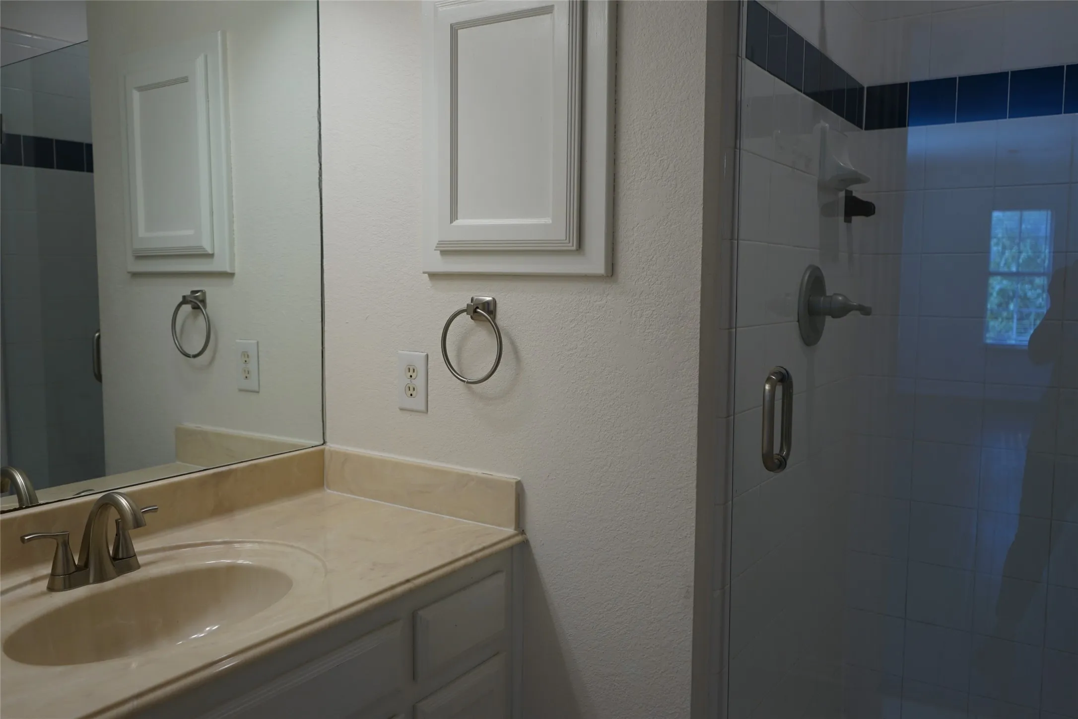 Single Family Residence For Rent in Tarrant County , 2313 Perkins Place, Arlington, Texas 76016, 4 Bedroom, 4 Bathroom, 2 Garage spaces, 2,830 Sqft, built in 1997, mls#21379967, Real Estate Agent in Arlington, Homes For Rent in Tarrant county, Homes For Rent in Arlington, Realtor in Arlington Texas, Real Estate Brokerage Independent Realty Texas, Luminita Cordes Realtor