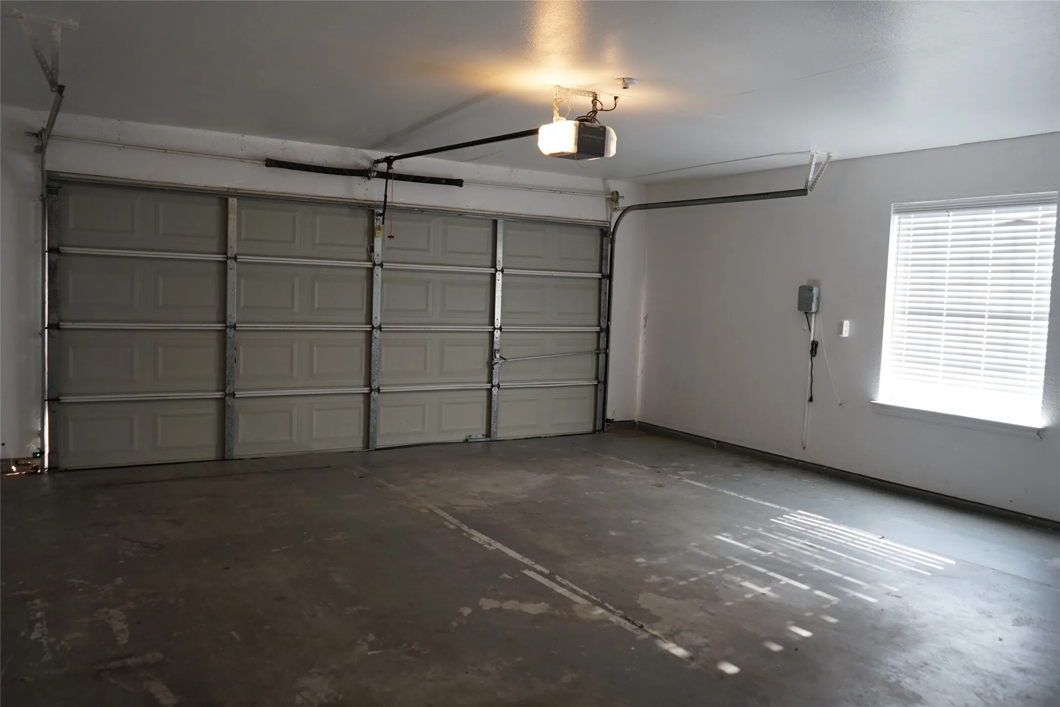 Single Family Residence For Rent in Tarrant County , 2313 Perkins Place, Arlington, Texas 76016, 4 Bedroom, 4 Bathroom, 2 Garage spaces, 2,830 Sqft, built in 1997, mls#21379967, Real Estate Agent in Arlington, Homes For Rent in Tarrant county, Homes For Rent in Arlington, Realtor in Arlington Texas, Real Estate Brokerage Independent Realty Texas, Luminita Cordes Realtor