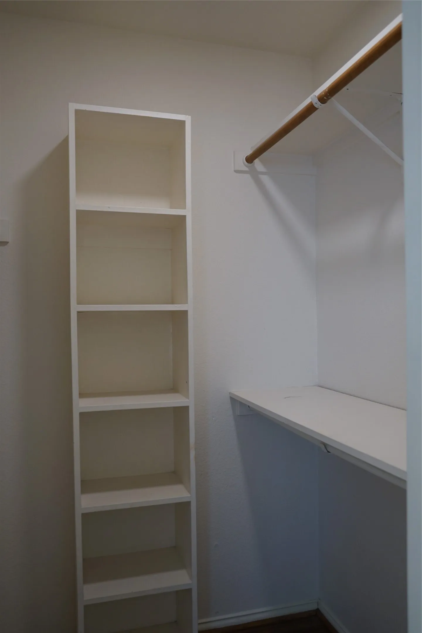 Single Family Residence For Rent in Tarrant County , 2313 Perkins Place, Arlington, Texas 76016, 4 Bedroom, 4 Bathroom, 2 Garage spaces, 2,830 Sqft, built in 1997, mls#21379967, Real Estate Agent in Arlington, Homes For Rent in Tarrant county, Homes For Rent in Arlington, Realtor in Arlington Texas, Real Estate Brokerage Independent Realty Texas, Luminita Cordes Realtor