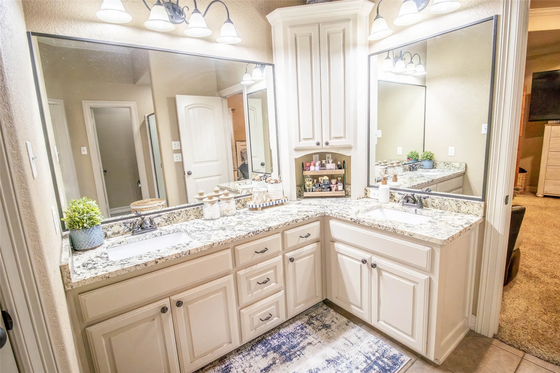 Single Family Residence For Sale in Harrison County , 135 Pond Drive, Marshall, Texas 75672, 3 Bedroom, 3 Bathroom, 2 Garage spaces, 1,862 Sqft, built in 2010, mls#21376887, Real Estate Agent in Marshall, Homes For Sale in Harrison county, Homes For Sale in Marshall, Realtor in Marshall Texas, Real Estate Brokerage Independent Realty Texas, Luminita Cordes Realtor