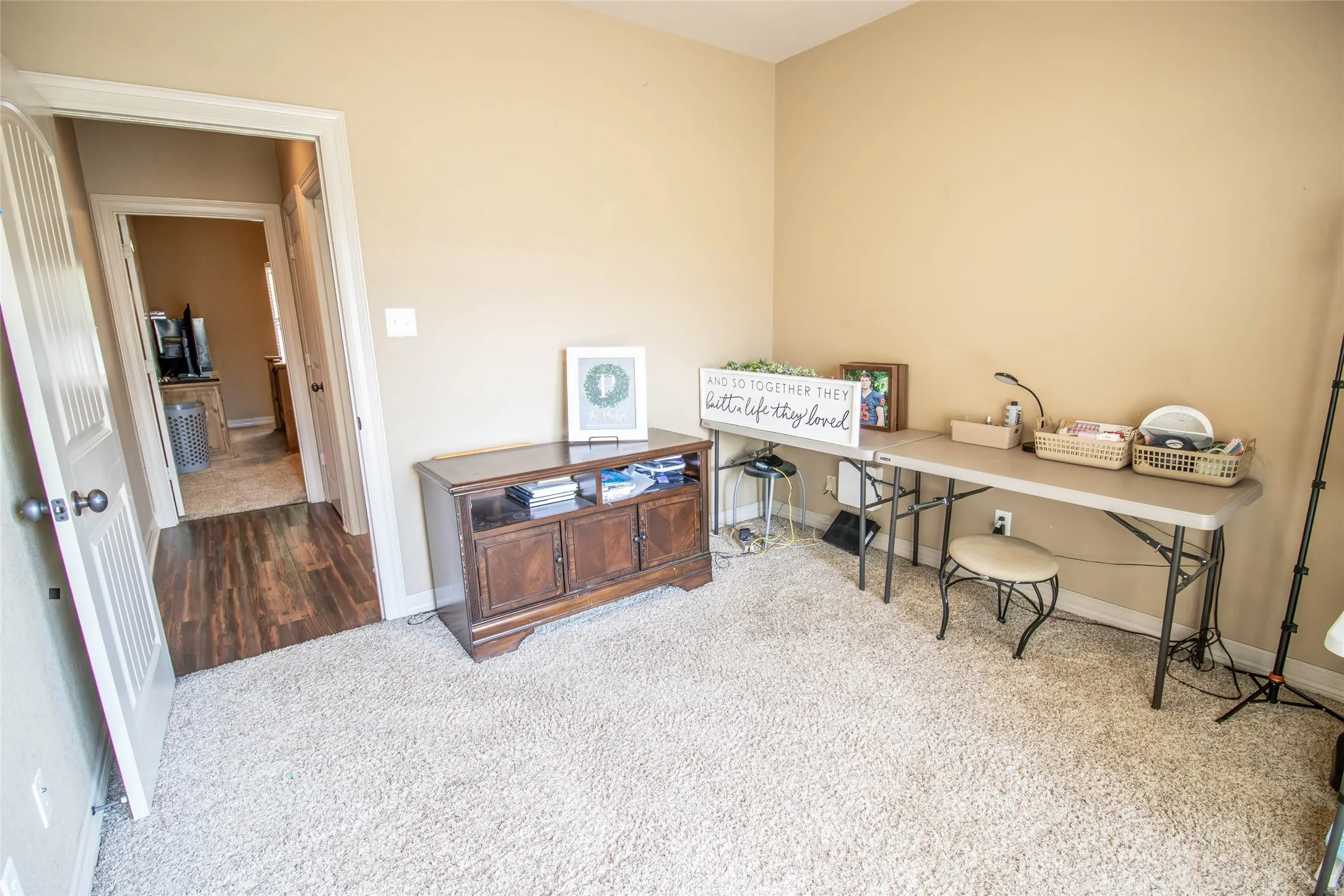 Single Family Residence For Sale in Harrison County , 135 Pond Drive, Marshall, Texas 75672, 3 Bedroom, 3 Bathroom, 2 Garage spaces, 1,862 Sqft, built in 2010, mls#21376887, Real Estate Agent in Marshall, Homes For Sale in Harrison county, Homes For Sale in Marshall, Realtor in Marshall Texas, Real Estate Brokerage Independent Realty Texas, Luminita Cordes Realtor