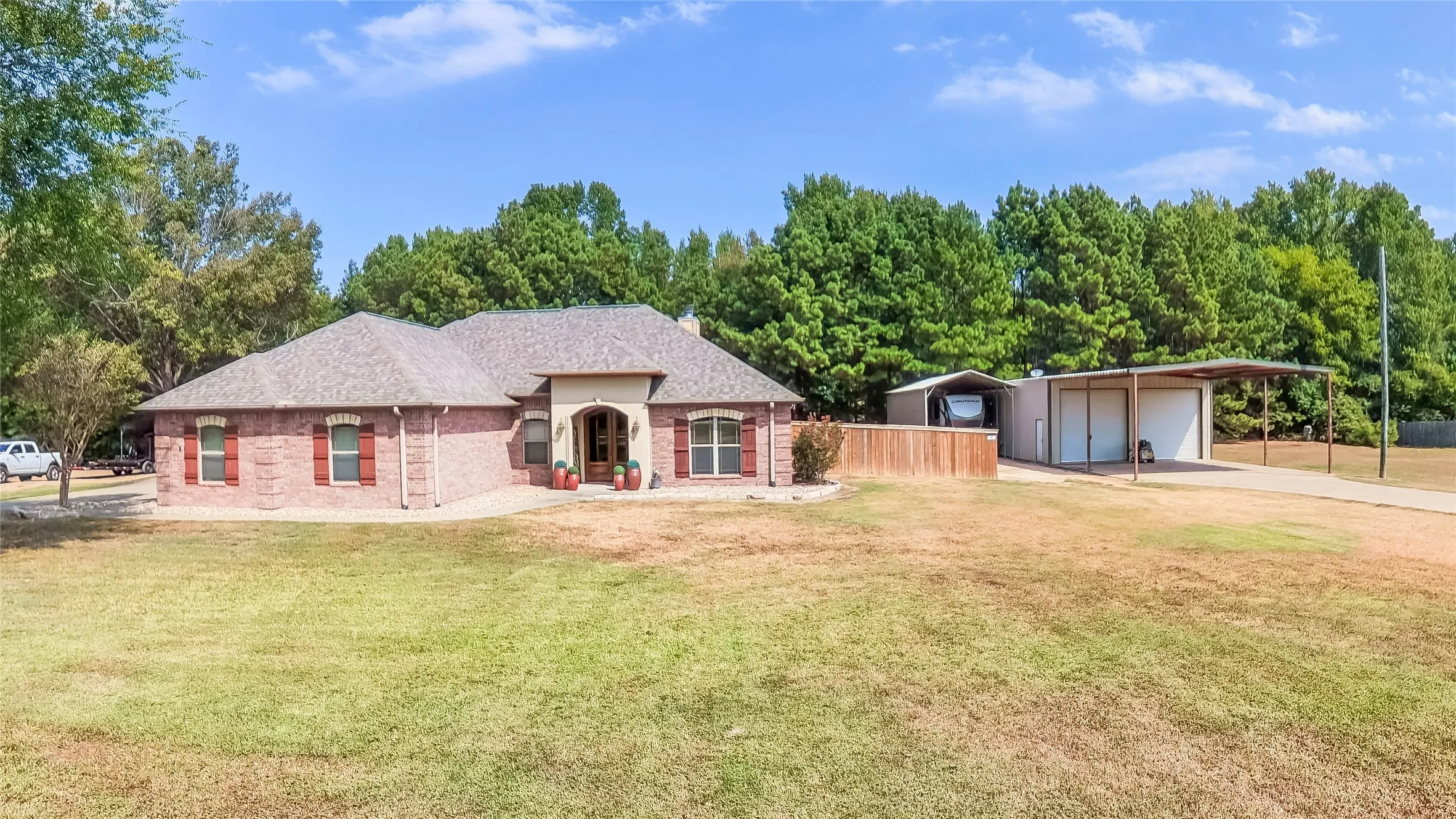 Single Family Residence For Sale in Harrison County , 135 Pond Drive, Marshall, Texas 75672, 3 Bedroom, 3 Bathroom, 2 Garage spaces, 1,862 Sqft, built in 2010, mls#21376887, Real Estate Agent in Marshall, Homes For Sale in Harrison county, Homes For Sale in Marshall, Realtor in Marshall Texas, Real Estate Brokerage Independent Realty Texas, Luminita Cordes Realtor