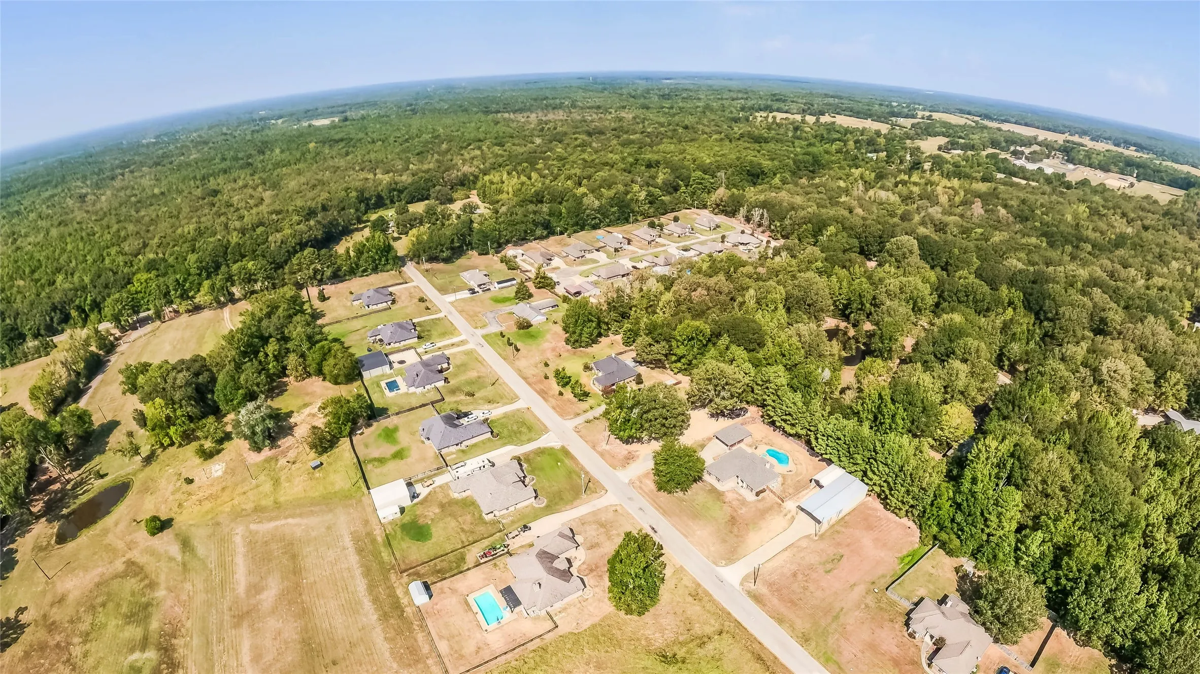 Single Family Residence For Sale in Harrison County , 135 Pond Drive, Marshall, Texas 75672, 3 Bedroom, 3 Bathroom, 2 Garage spaces, 1,862 Sqft, built in 2010, mls#21376887, Real Estate Agent in Marshall, Homes For Sale in Harrison county, Homes For Sale in Marshall, Realtor in Marshall Texas, Real Estate Brokerage Independent Realty Texas, Luminita Cordes Realtor