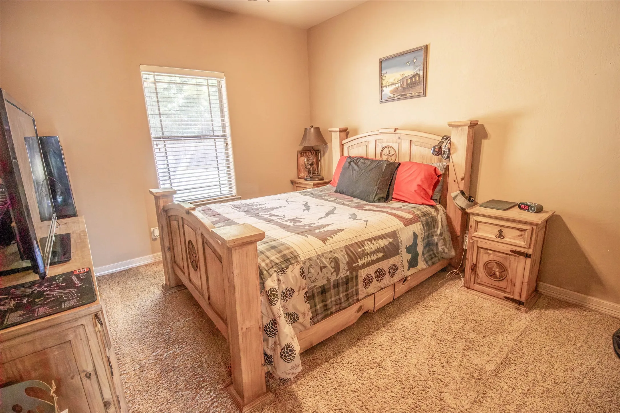 Single Family Residence For Sale in Harrison County , 135 Pond Drive, Marshall, Texas 75672, 3 Bedroom, 3 Bathroom, 2 Garage spaces, 1,862 Sqft, built in 2010, mls#21376887, Real Estate Agent in Marshall, Homes For Sale in Harrison county, Homes For Sale in Marshall, Realtor in Marshall Texas, Real Estate Brokerage Independent Realty Texas, Luminita Cordes Realtor