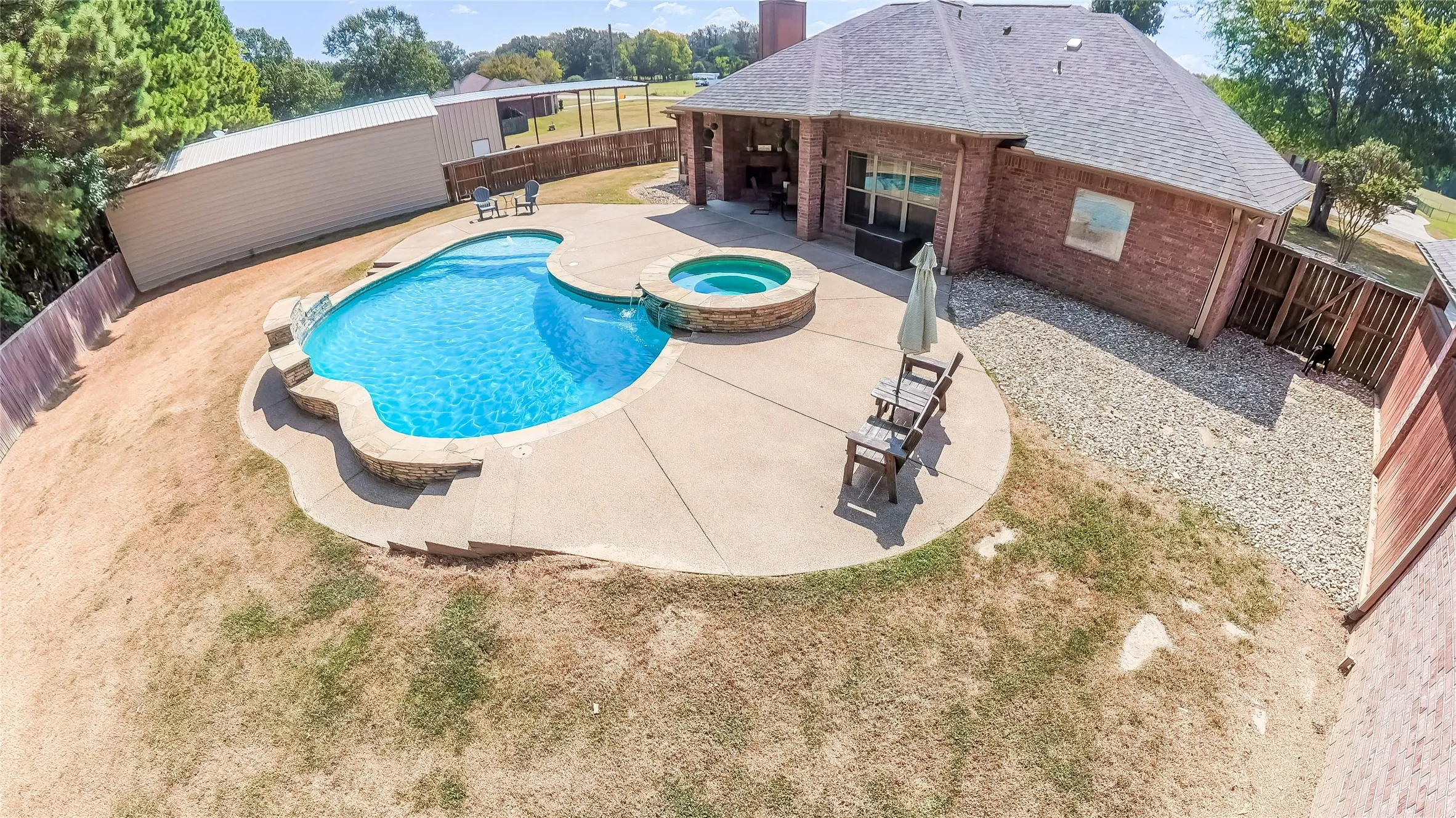 Single Family Residence For Sale in Harrison County , 135 Pond Drive, Marshall, Texas 75672, 3 Bedroom, 3 Bathroom, 2 Garage spaces, 1,862 Sqft, built in 2010, mls#21376887, Real Estate Agent in Marshall, Homes For Sale in Harrison county, Homes For Sale in Marshall, Realtor in Marshall Texas, Real Estate Brokerage Independent Realty Texas, Luminita Cordes Realtor