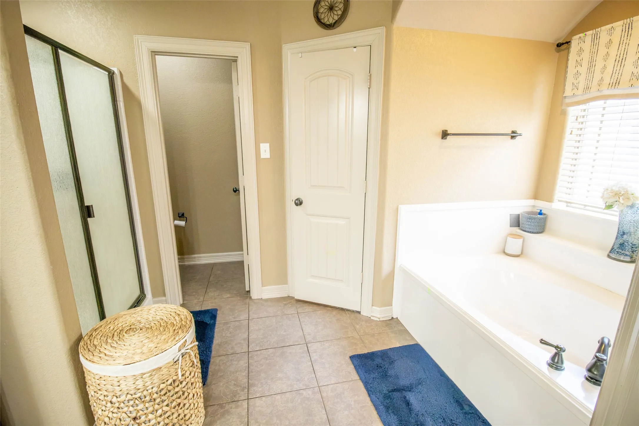 Single Family Residence For Sale in Harrison County , 135 Pond Drive, Marshall, Texas 75672, 3 Bedroom, 3 Bathroom, 2 Garage spaces, 1,862 Sqft, built in 2010, mls#21376887, Real Estate Agent in Marshall, Homes For Sale in Harrison county, Homes For Sale in Marshall, Realtor in Marshall Texas, Real Estate Brokerage Independent Realty Texas, Luminita Cordes Realtor