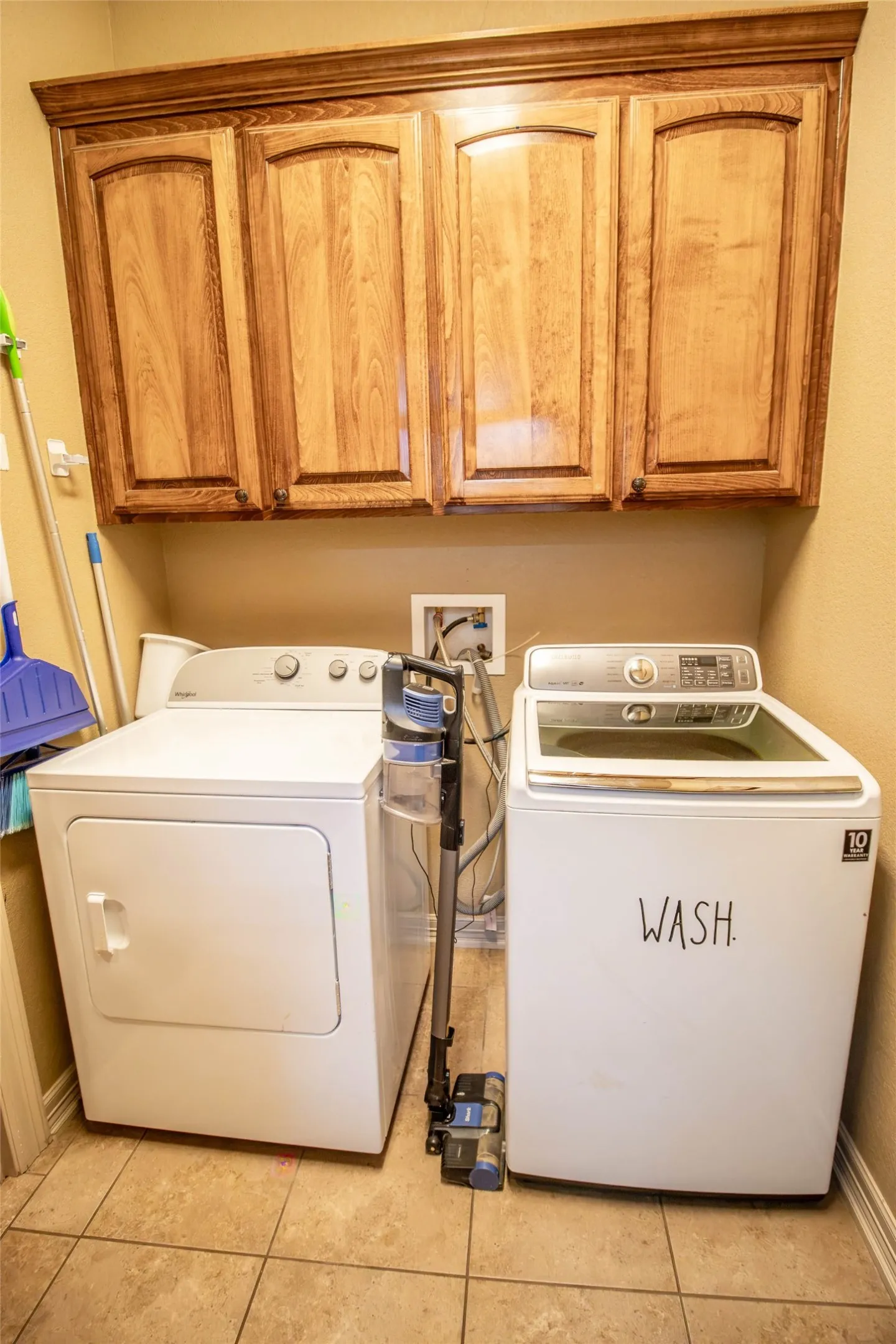 Single Family Residence For Sale in Harrison County , 135 Pond Drive, Marshall, Texas 75672, 3 Bedroom, 3 Bathroom, 2 Garage spaces, 1,862 Sqft, built in 2010, mls#21376887, Real Estate Agent in Marshall, Homes For Sale in Harrison county, Homes For Sale in Marshall, Realtor in Marshall Texas, Real Estate Brokerage Independent Realty Texas, Luminita Cordes Realtor