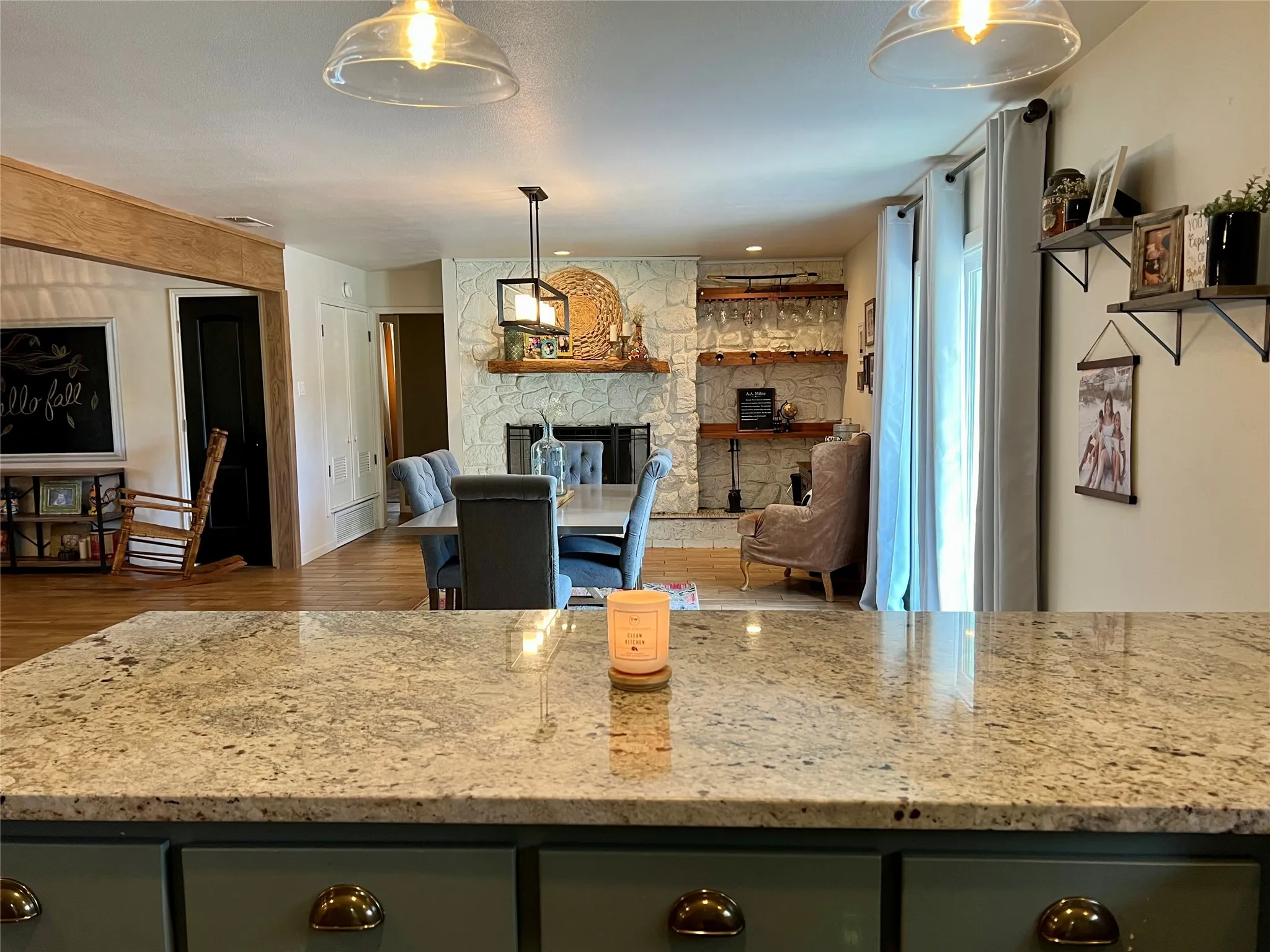 Single Family Residence For Sale in Erath County , 1811 W Overhill Drive, Stephenville, Texas 76401, 3 Bedroom, 2 Bathroom, 2 Garage spaces, 1,976 Sqft, built in 1975, mls#21379970, Real Estate Agent in Stephenville, Homes For Sale in Erath county, Homes For Sale in Stephenville, Realtor in Stephenville Texas, Real Estate Brokerage Independent Realty Texas, Luminita Cordes Realtor