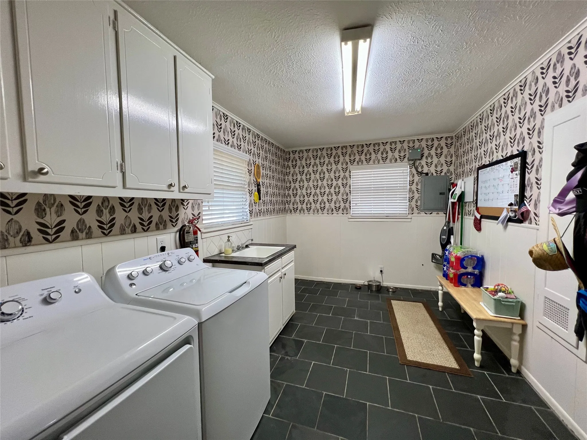 Single Family Residence For Sale in Erath County , 1811 W Overhill Drive, Stephenville, Texas 76401, 3 Bedroom, 2 Bathroom, 2 Garage spaces, 1,976 Sqft, built in 1975, mls#21379970, Real Estate Agent in Stephenville, Homes For Sale in Erath county, Homes For Sale in Stephenville, Realtor in Stephenville Texas, Real Estate Brokerage Independent Realty Texas, Luminita Cordes Realtor