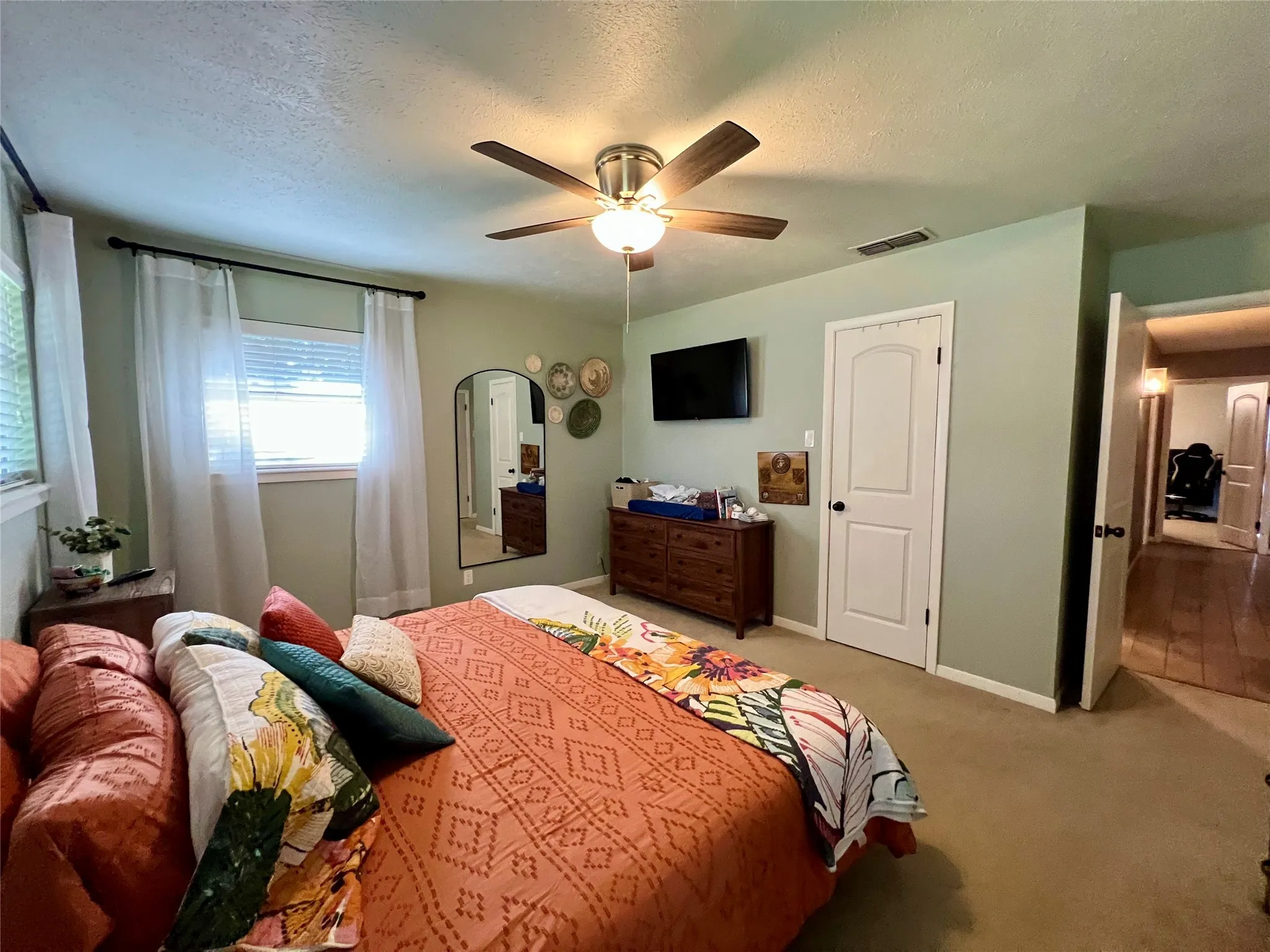 Single Family Residence For Sale in Erath County , 1811 W Overhill Drive, Stephenville, Texas 76401, 3 Bedroom, 2 Bathroom, 2 Garage spaces, 1,976 Sqft, built in 1975, mls#21379970, Real Estate Agent in Stephenville, Homes For Sale in Erath county, Homes For Sale in Stephenville, Realtor in Stephenville Texas, Real Estate Brokerage Independent Realty Texas, Luminita Cordes Realtor