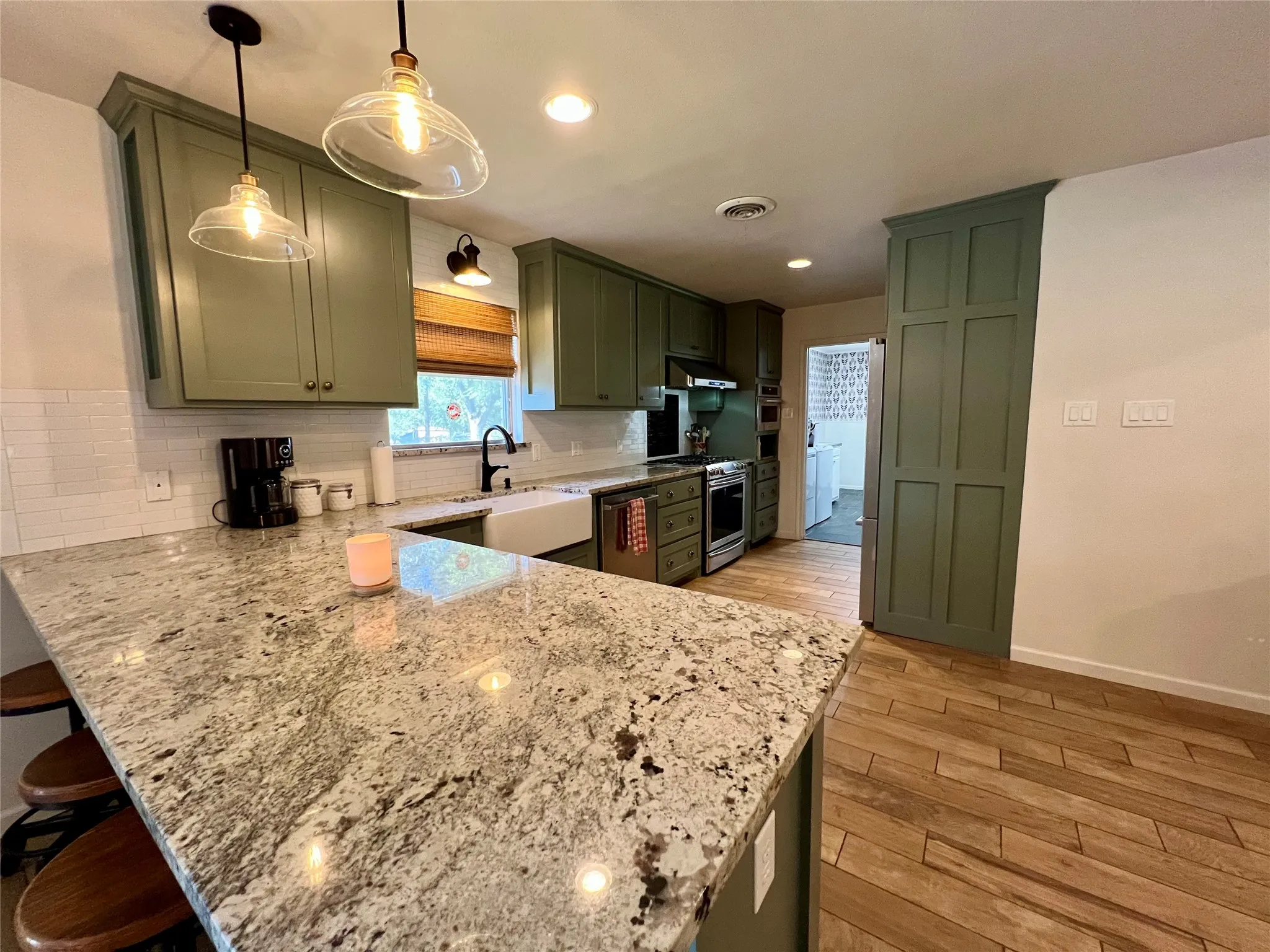 Single Family Residence For Sale in Erath County , 1811 W Overhill Drive, Stephenville, Texas 76401, 3 Bedroom, 2 Bathroom, 2 Garage spaces, 1,976 Sqft, built in 1975, mls#21379970, Real Estate Agent in Stephenville, Homes For Sale in Erath county, Homes For Sale in Stephenville, Realtor in Stephenville Texas, Real Estate Brokerage Independent Realty Texas, Luminita Cordes Realtor