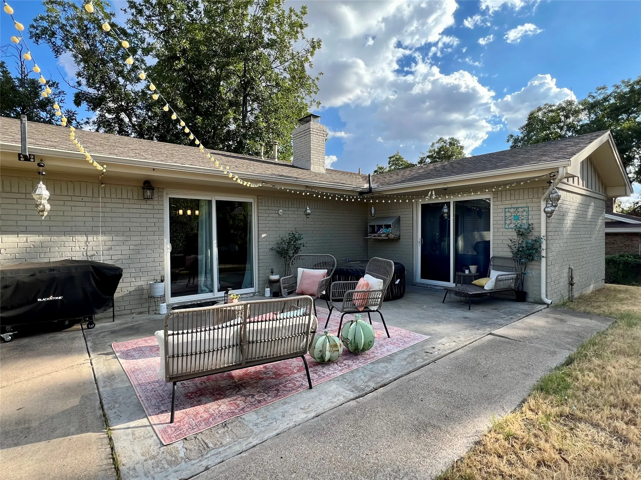 Single Family Residence For Sale in Erath County , 1811 W Overhill Drive, Stephenville, Texas 76401, 3 Bedroom, 2 Bathroom, 2 Garage spaces, 1,976 Sqft, built in 1975, mls#21379970, Real Estate Agent in Stephenville, Homes For Sale in Erath county, Homes For Sale in Stephenville, Realtor in Stephenville Texas, Real Estate Brokerage Independent Realty Texas, Luminita Cordes Realtor