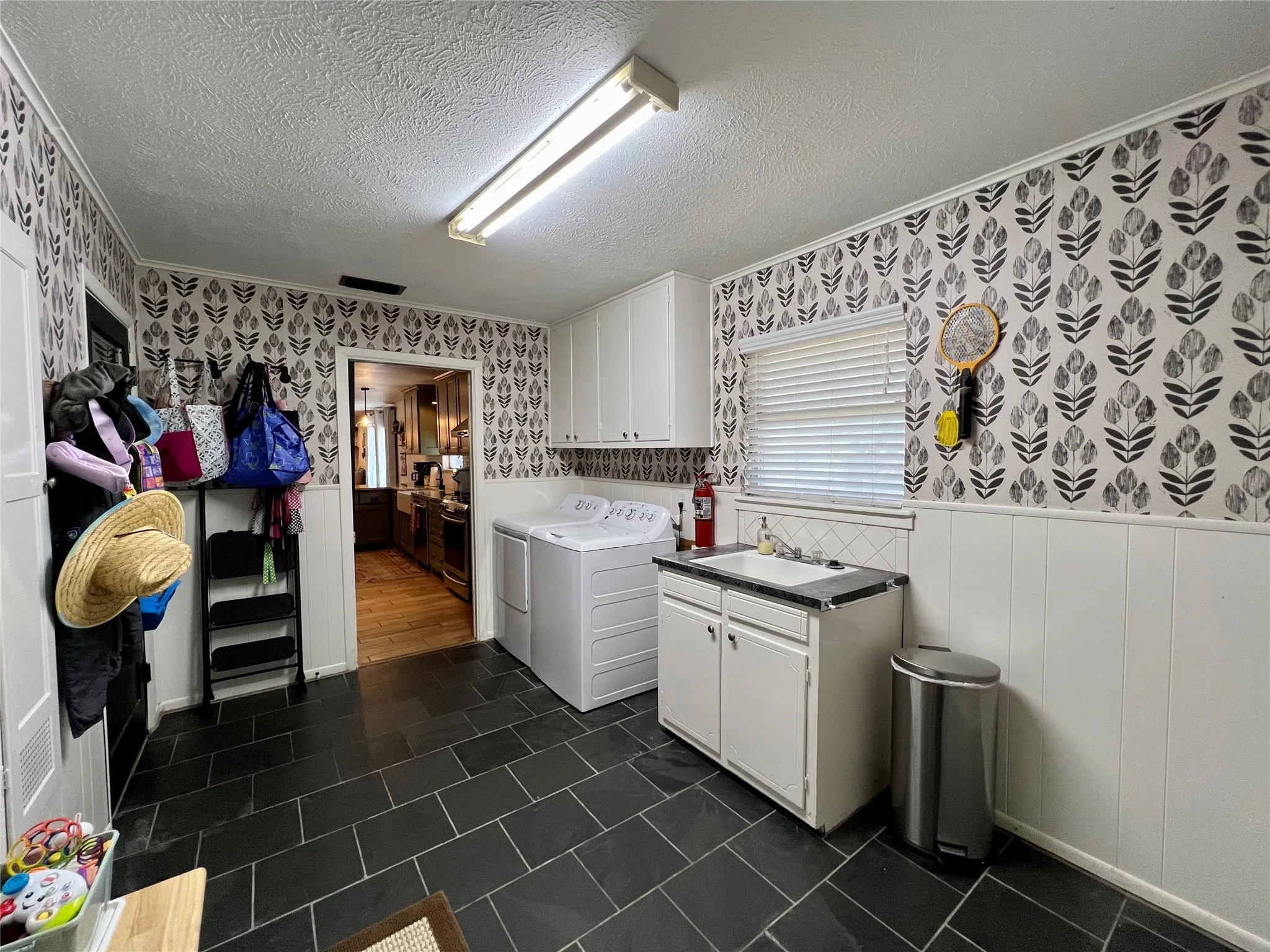 Single Family Residence For Sale in Erath County , 1811 W Overhill Drive, Stephenville, Texas 76401, 3 Bedroom, 2 Bathroom, 2 Garage spaces, 1,976 Sqft, built in 1975, mls#21379970, Real Estate Agent in Stephenville, Homes For Sale in Erath county, Homes For Sale in Stephenville, Realtor in Stephenville Texas, Real Estate Brokerage Independent Realty Texas, Luminita Cordes Realtor