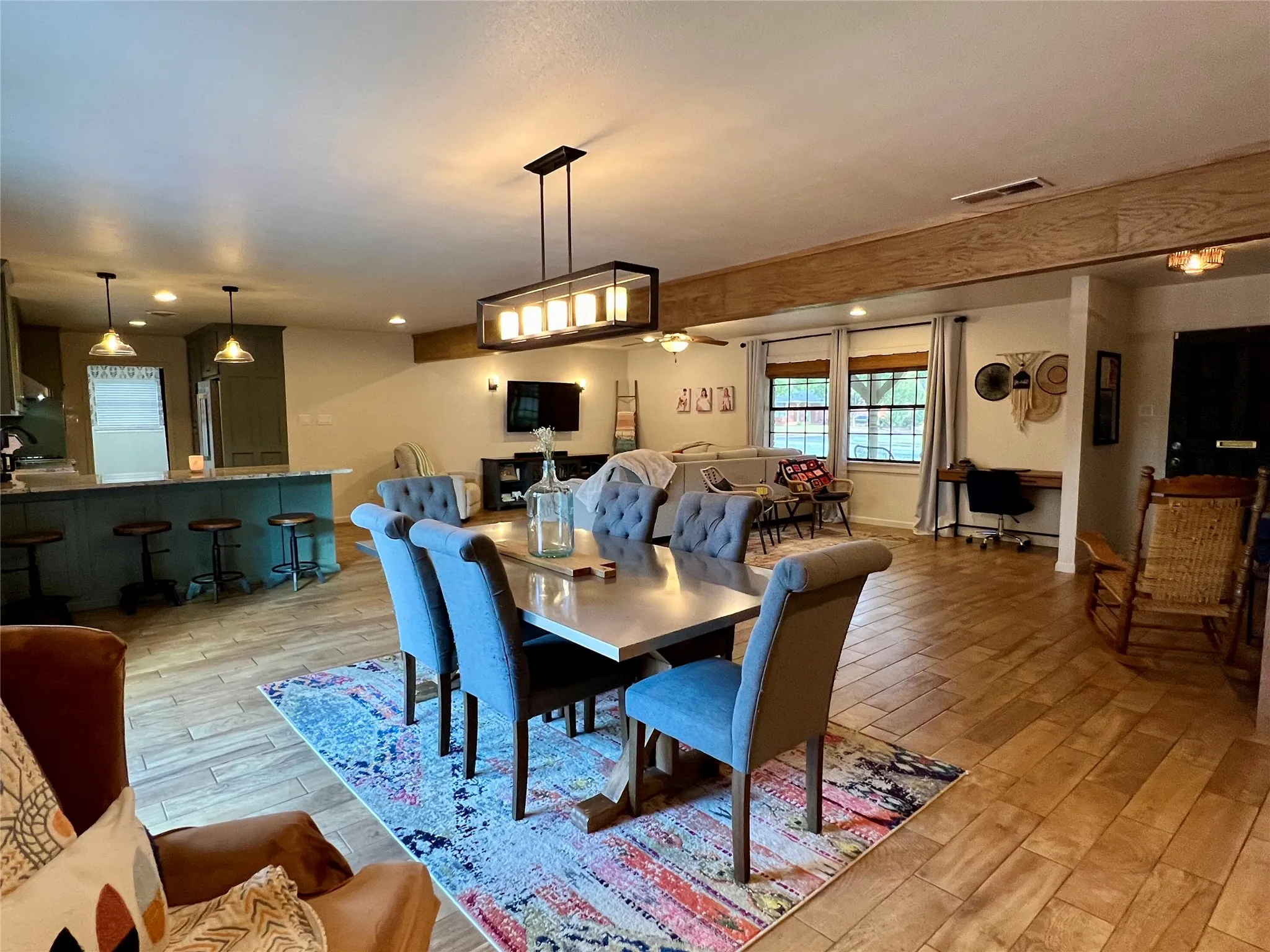 Single Family Residence For Sale in Erath County , 1811 W Overhill Drive, Stephenville, Texas 76401, 3 Bedroom, 2 Bathroom, 2 Garage spaces, 1,976 Sqft, built in 1975, mls#21379970, Real Estate Agent in Stephenville, Homes For Sale in Erath county, Homes For Sale in Stephenville, Realtor in Stephenville Texas, Real Estate Brokerage Independent Realty Texas, Luminita Cordes Realtor