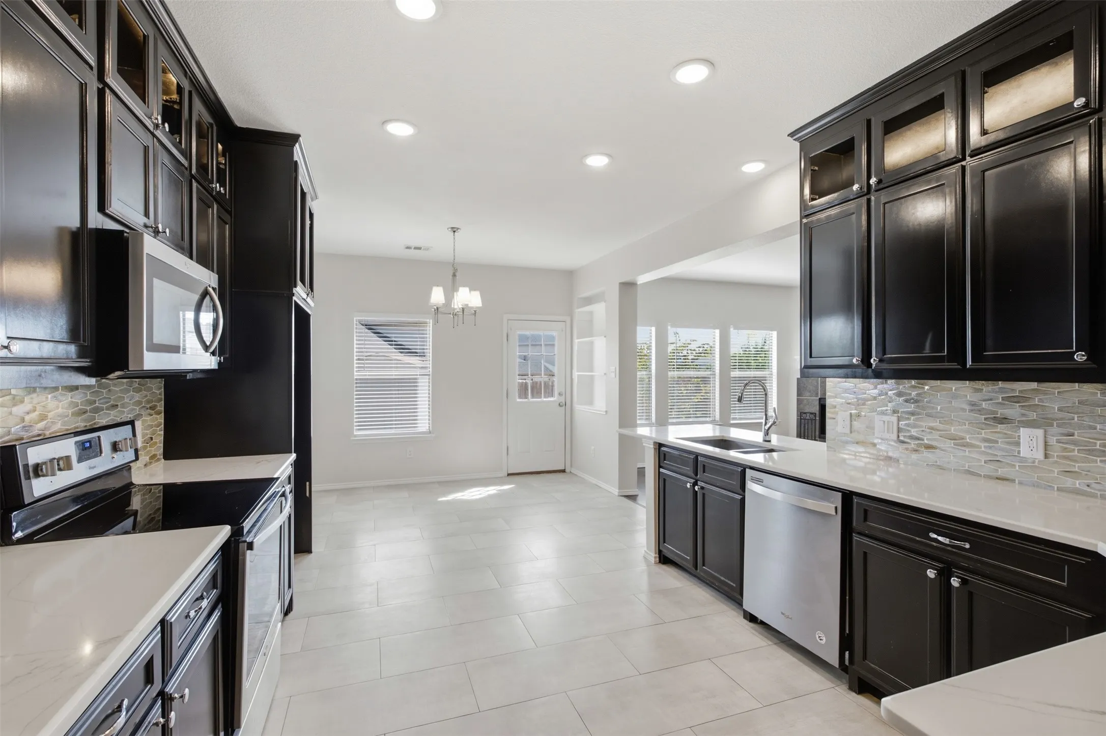 Check Out the Quartz Countertops! That's Right! NOT Granite, QUARTZ!
