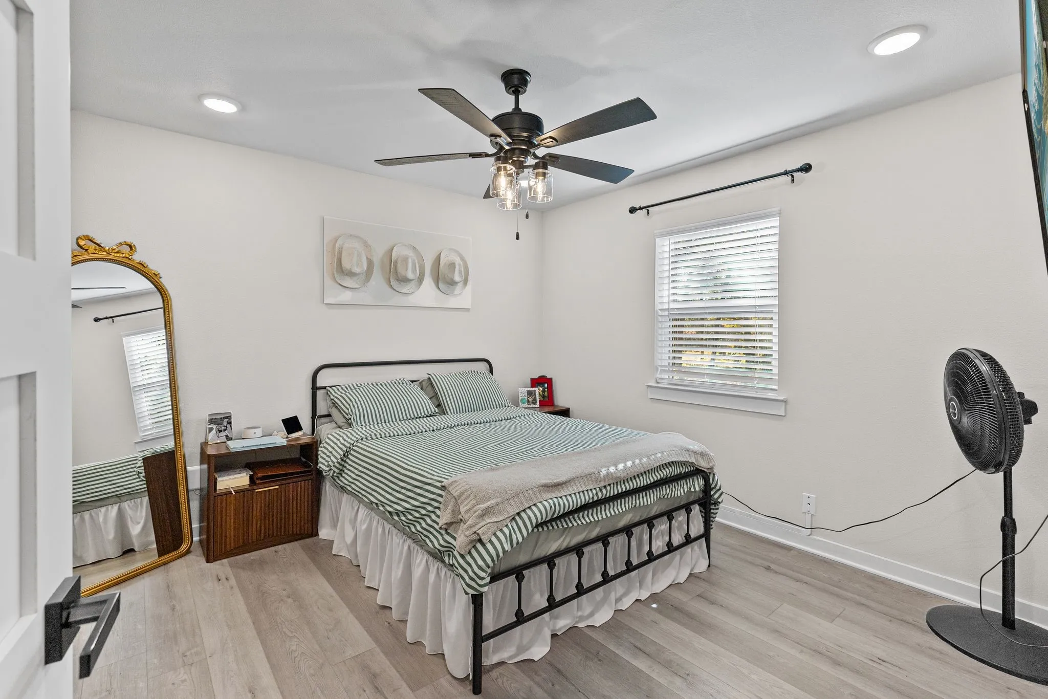 Farm For Sale in Hunt County , 3291 County Road 3116, Lone Oak, Texas 75453, 3 Bedroom, 2 Bathroom, Garage spaces, 1,600 Sqft, built in 2024, mls#21379972, Real Estate Agent in Lone Oak, Homes For Sale in Hunt county, Homes For Sale in Lone Oak, Realtor in Lone Oak Texas, Real Estate Brokerage Independent Realty Texas, Luminita Cordes Realtor