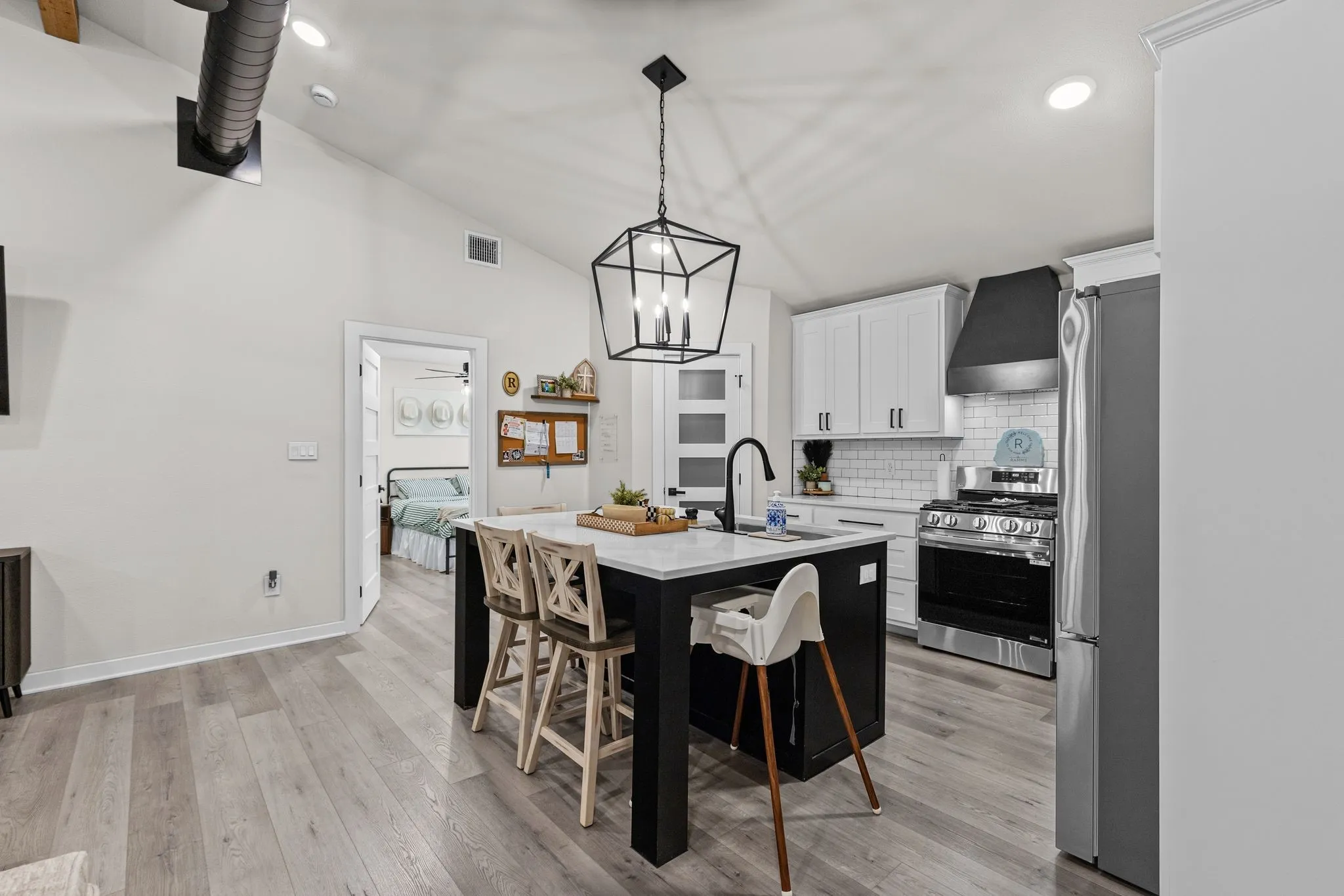 Farm For Sale in Hunt County , 3291 County Road 3116, Lone Oak, Texas 75453, 3 Bedroom, 2 Bathroom, Garage spaces, 1,600 Sqft, built in 2024, mls#21379972, Real Estate Agent in Lone Oak, Homes For Sale in Hunt county, Homes For Sale in Lone Oak, Realtor in Lone Oak Texas, Real Estate Brokerage Independent Realty Texas, Luminita Cordes Realtor