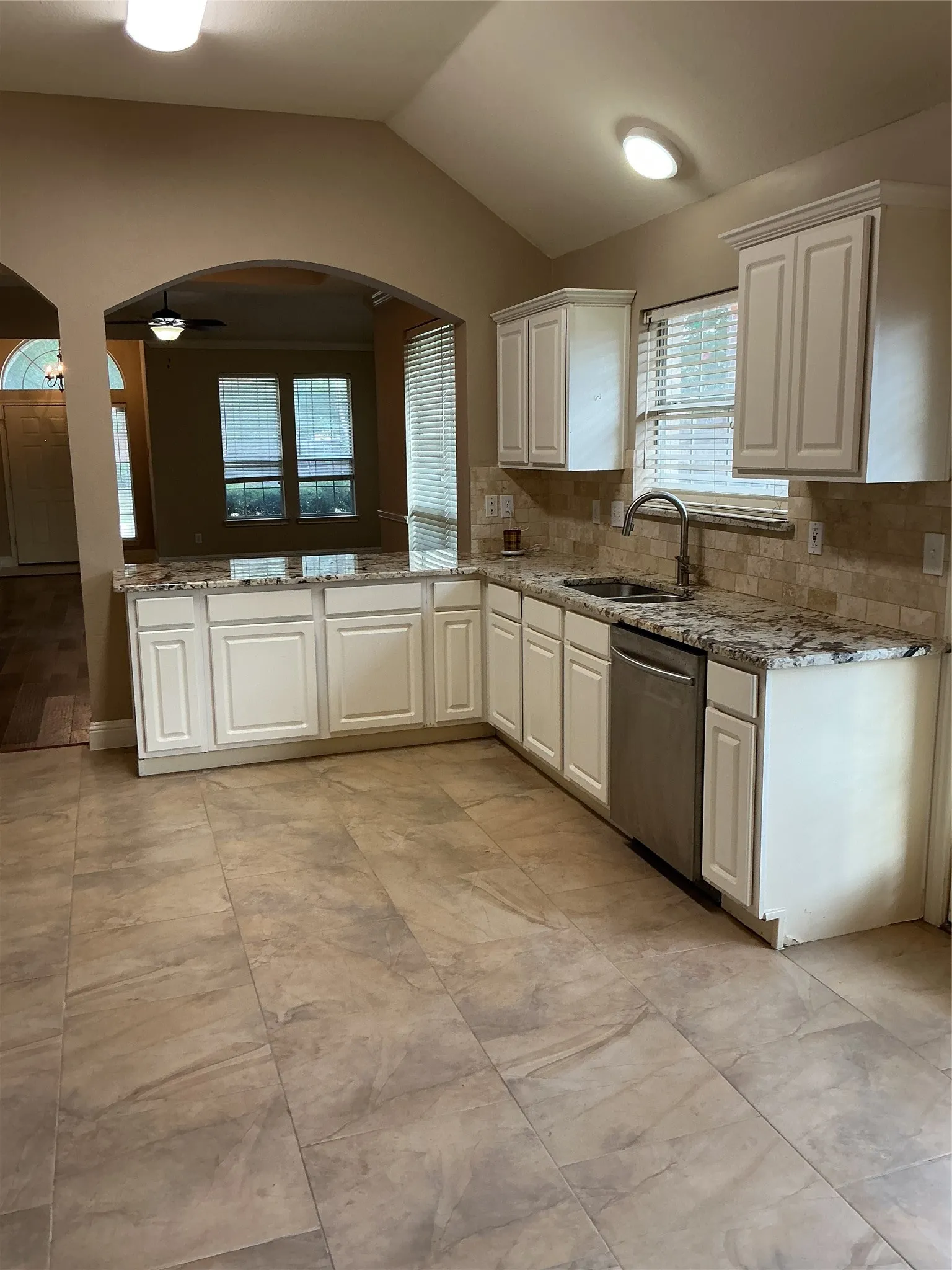 Single Family Residence For Rent in Collin County , 4005 Desert Mountain Drive, Plano, Texas 75093, 3 Bedroom, 2 Bathroom, 2 Garage spaces, 1,720 Sqft, built in 1994, mls#21379952, Real Estate Agent in Plano, Homes For Rent in Collin county, Homes For Rent in Plano, Realtor in Plano Texas, Real Estate Brokerage Independent Realty Texas, Luminita Cordes Realtor