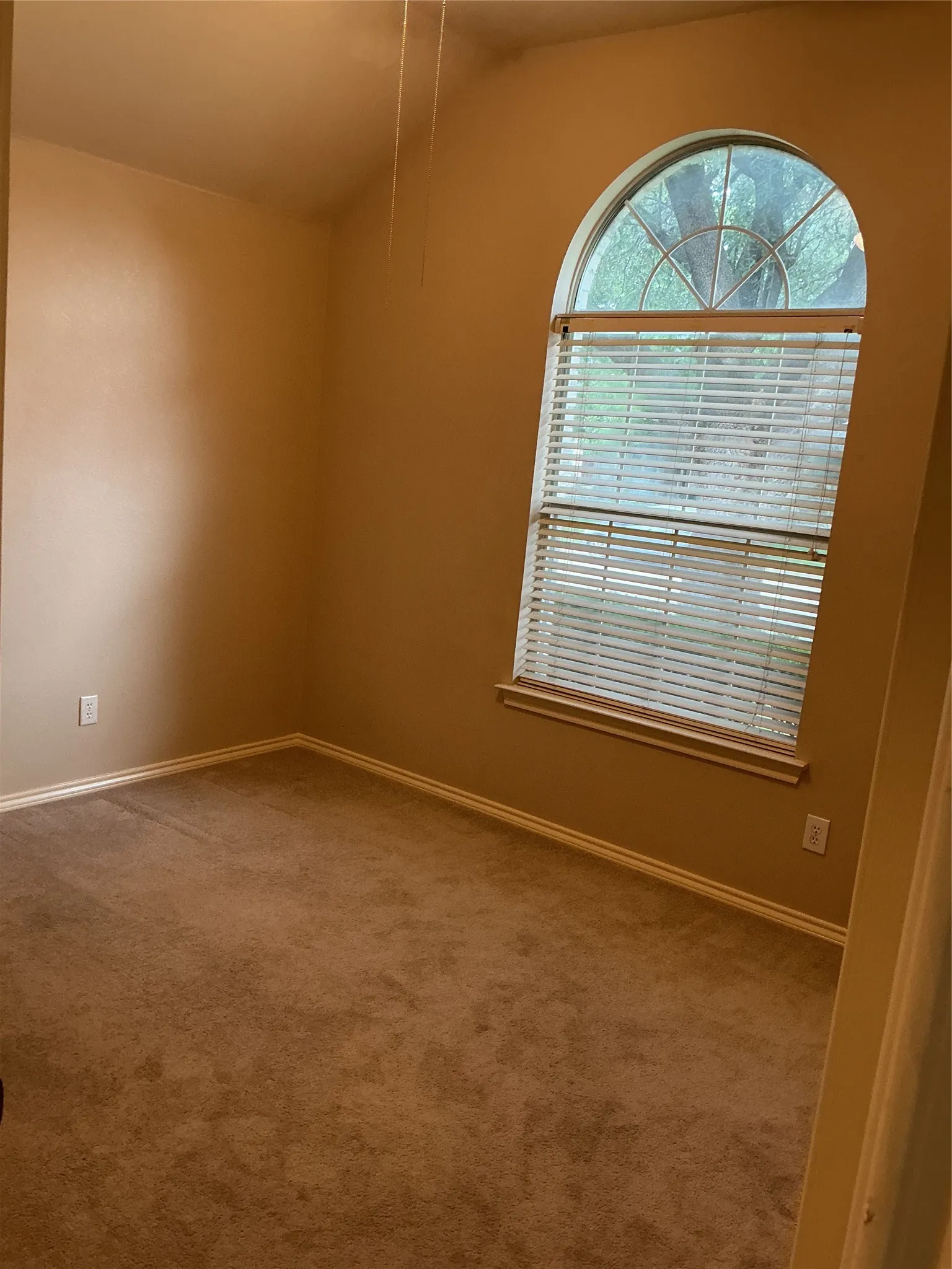 Single Family Residence For Rent in Collin County , 4005 Desert Mountain Drive, Plano, Texas 75093, 3 Bedroom, 2 Bathroom, 2 Garage spaces, 1,720 Sqft, built in 1994, mls#21379952, Real Estate Agent in Plano, Homes For Rent in Collin county, Homes For Rent in Plano, Realtor in Plano Texas, Real Estate Brokerage Independent Realty Texas, Luminita Cordes Realtor