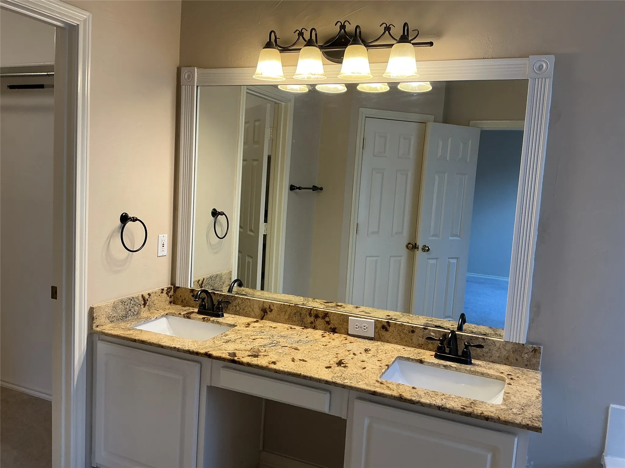 Single Family Residence For Rent in Collin County , 4005 Desert Mountain Drive, Plano, Texas 75093, 3 Bedroom, 2 Bathroom, 2 Garage spaces, 1,720 Sqft, built in 1994, mls#21379952, Real Estate Agent in Plano, Homes For Rent in Collin county, Homes For Rent in Plano, Realtor in Plano Texas, Real Estate Brokerage Independent Realty Texas, Luminita Cordes Realtor